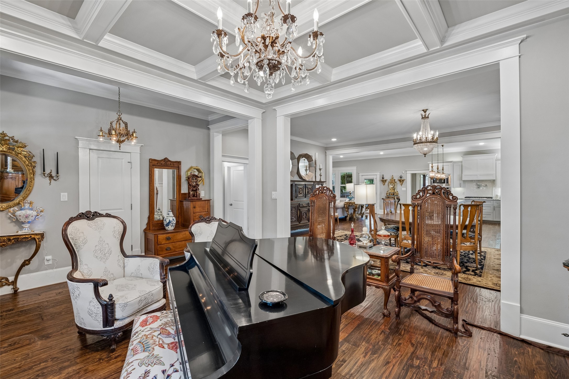 335 S Windomere Avenue