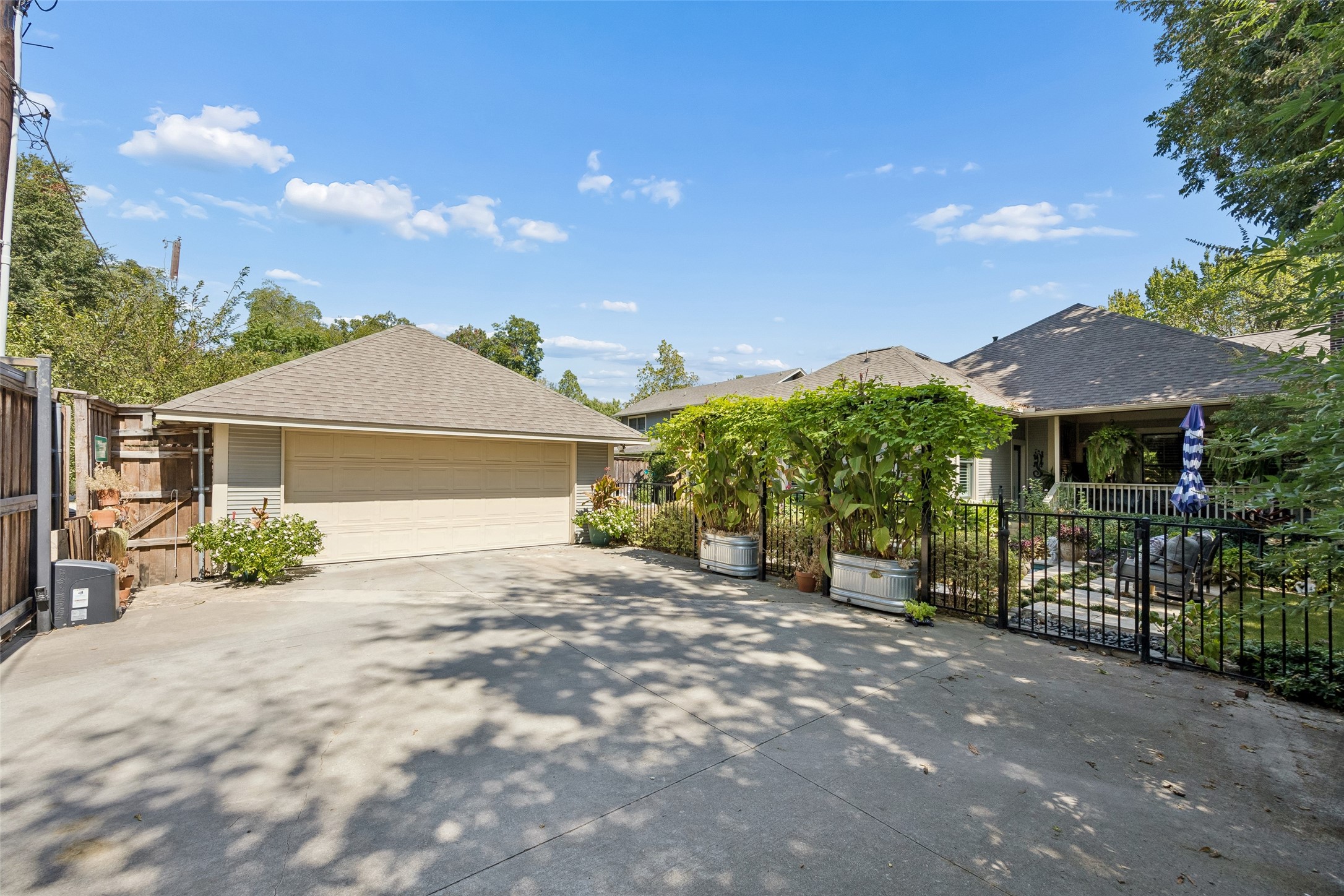 335 S Windomere Avenue