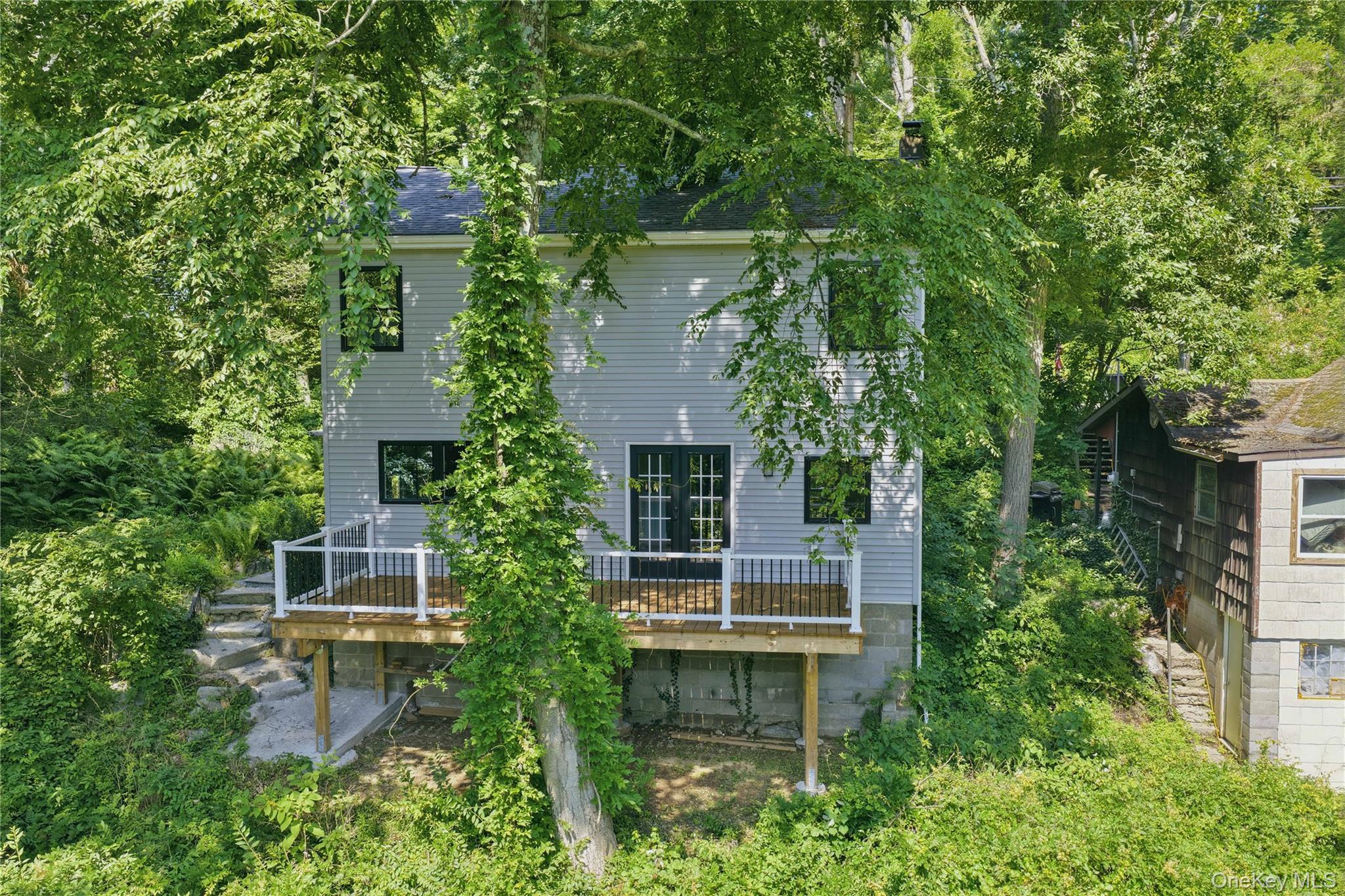 16 Cold Spring Road