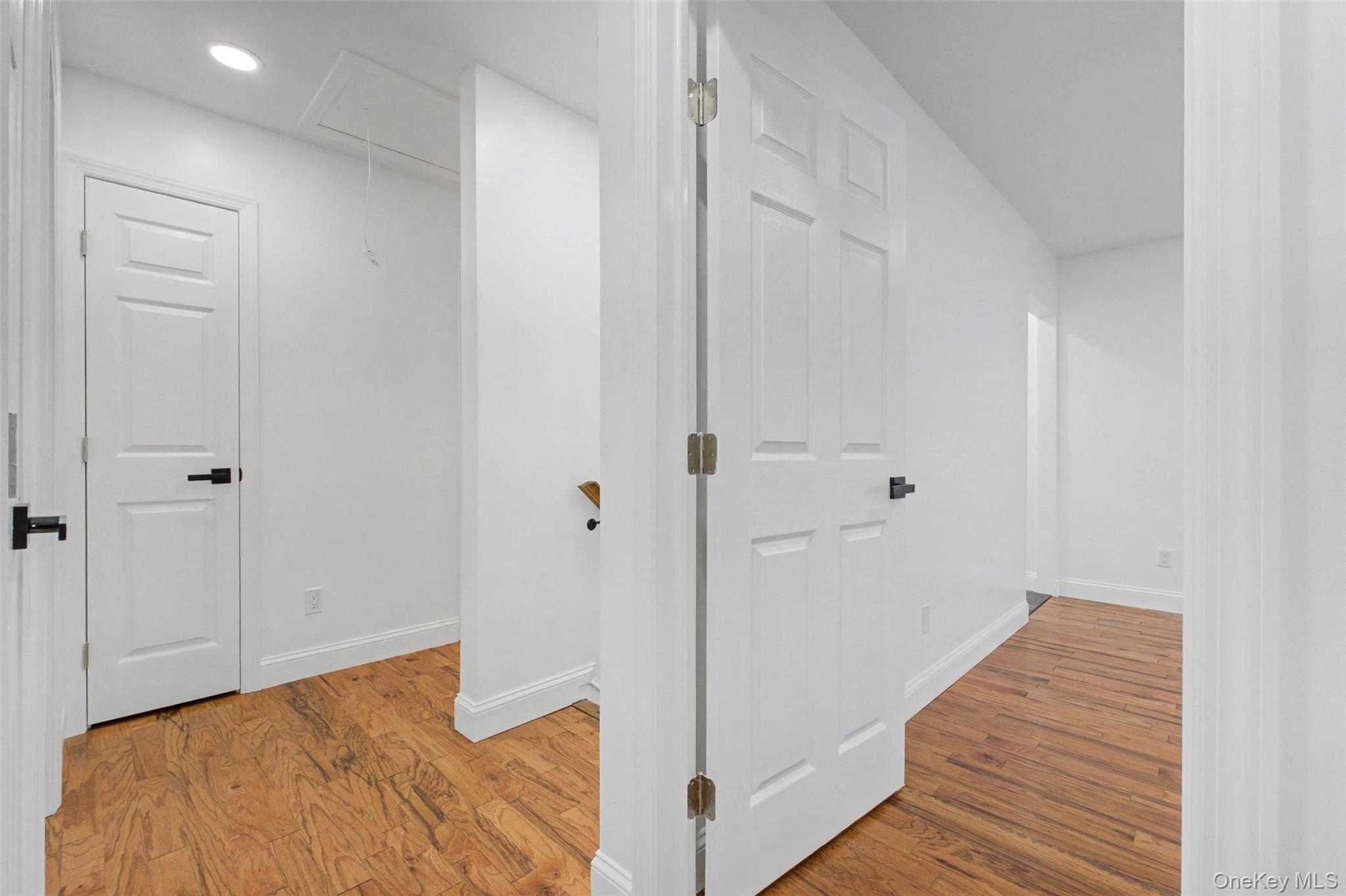 16 Cold Spring Road