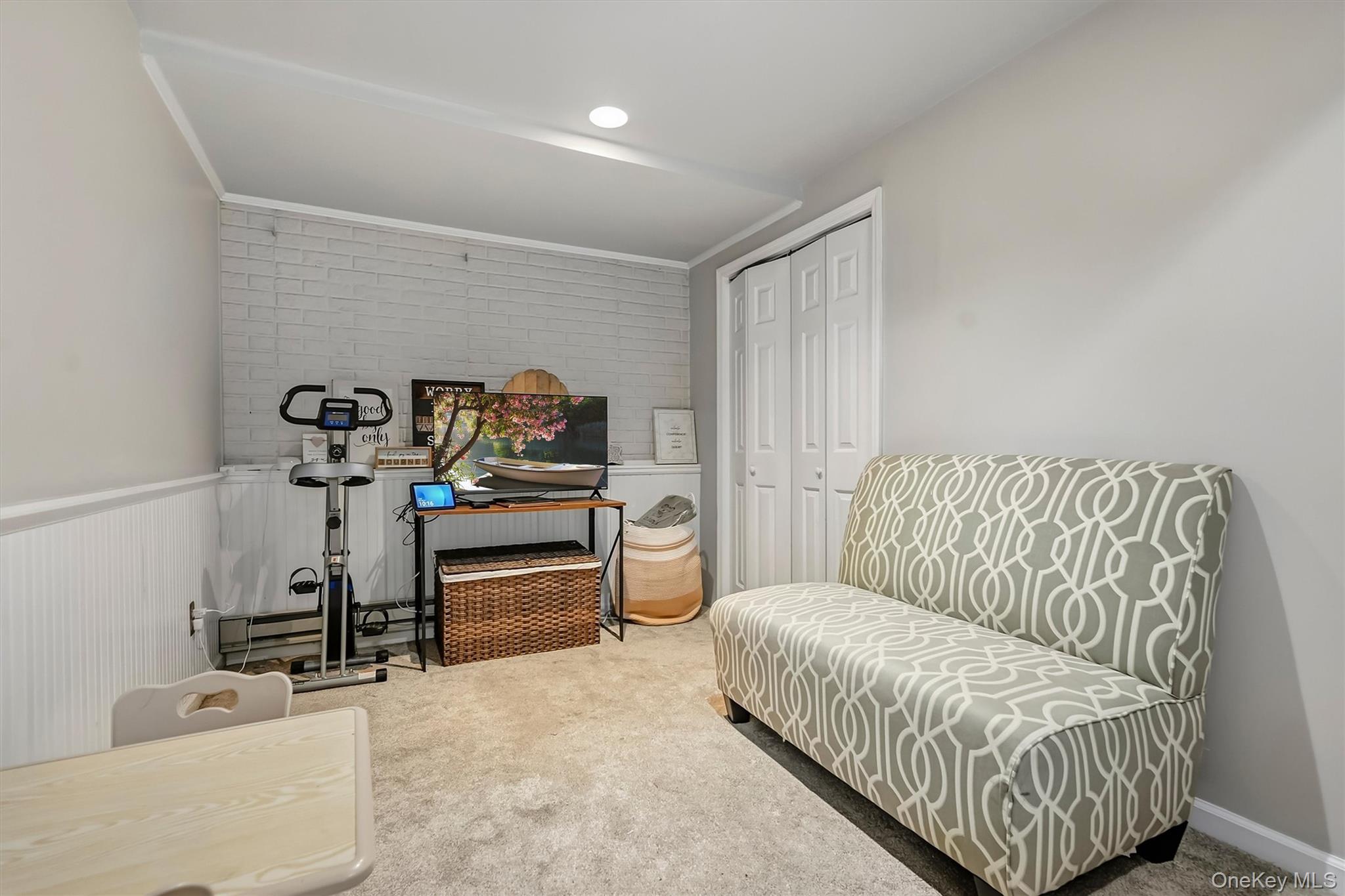 246 Crestwood Court