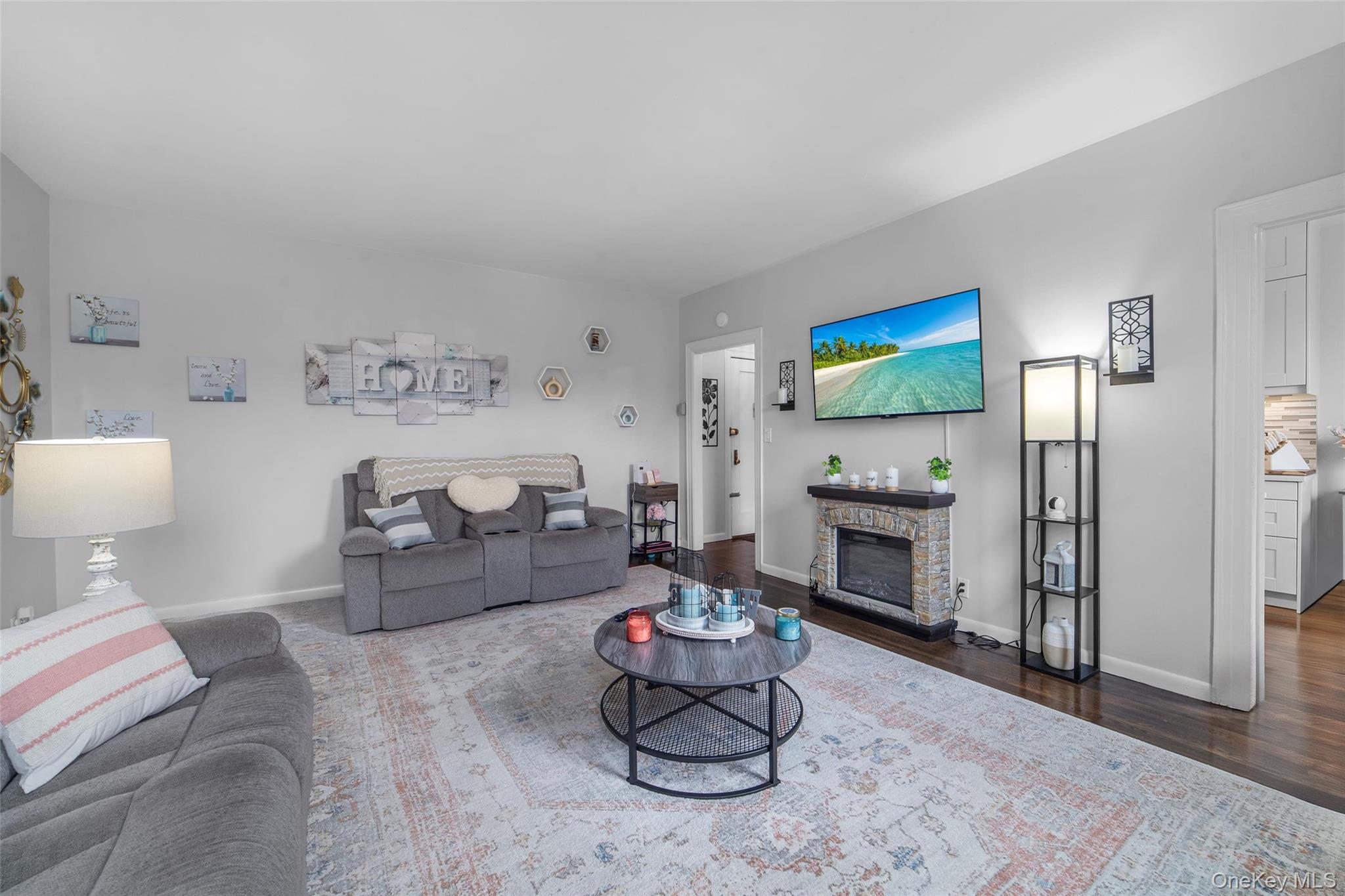 472 Gramatan Avenue Unit: DD3