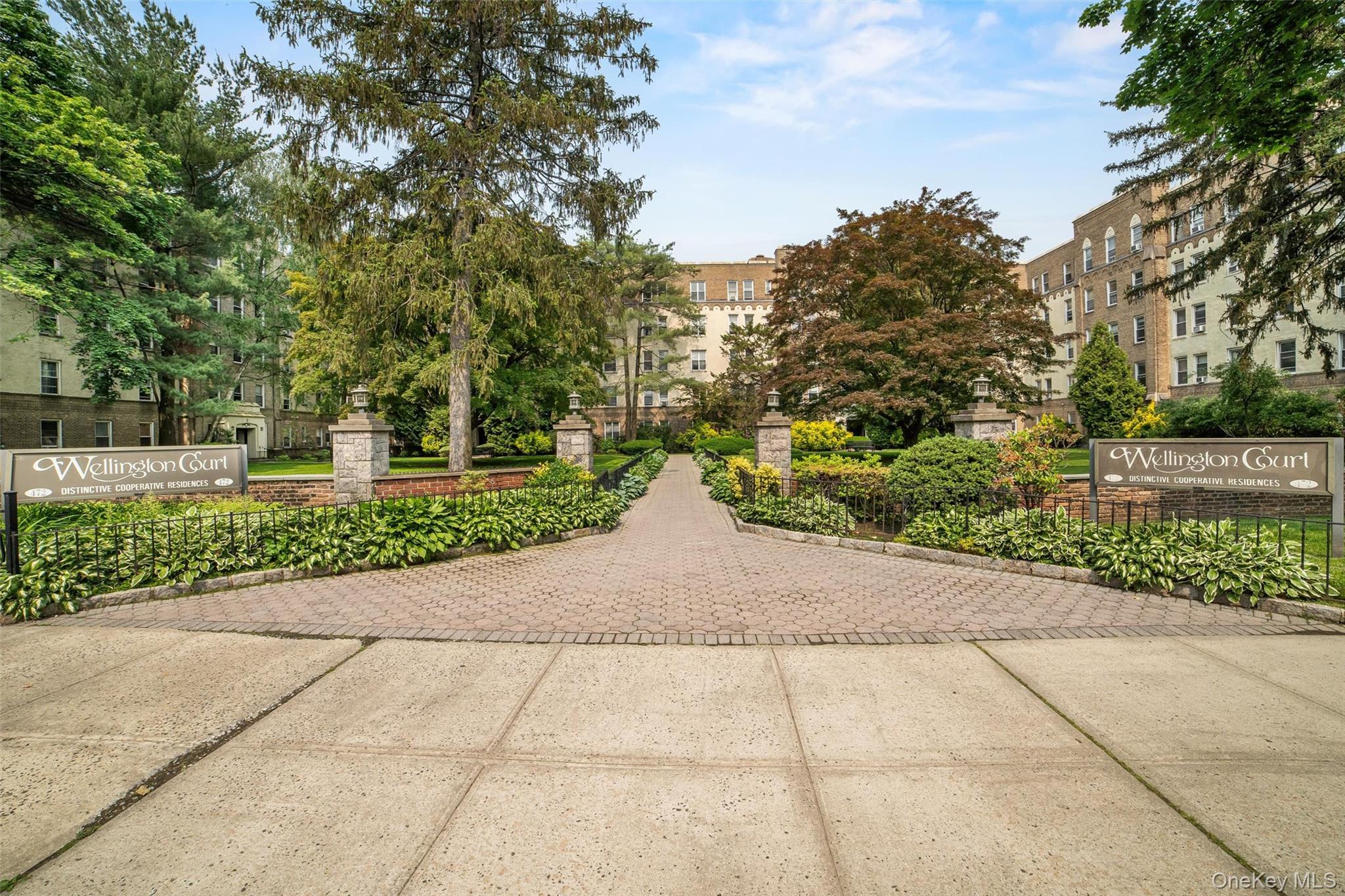 472 Gramatan Avenue Unit: DD3