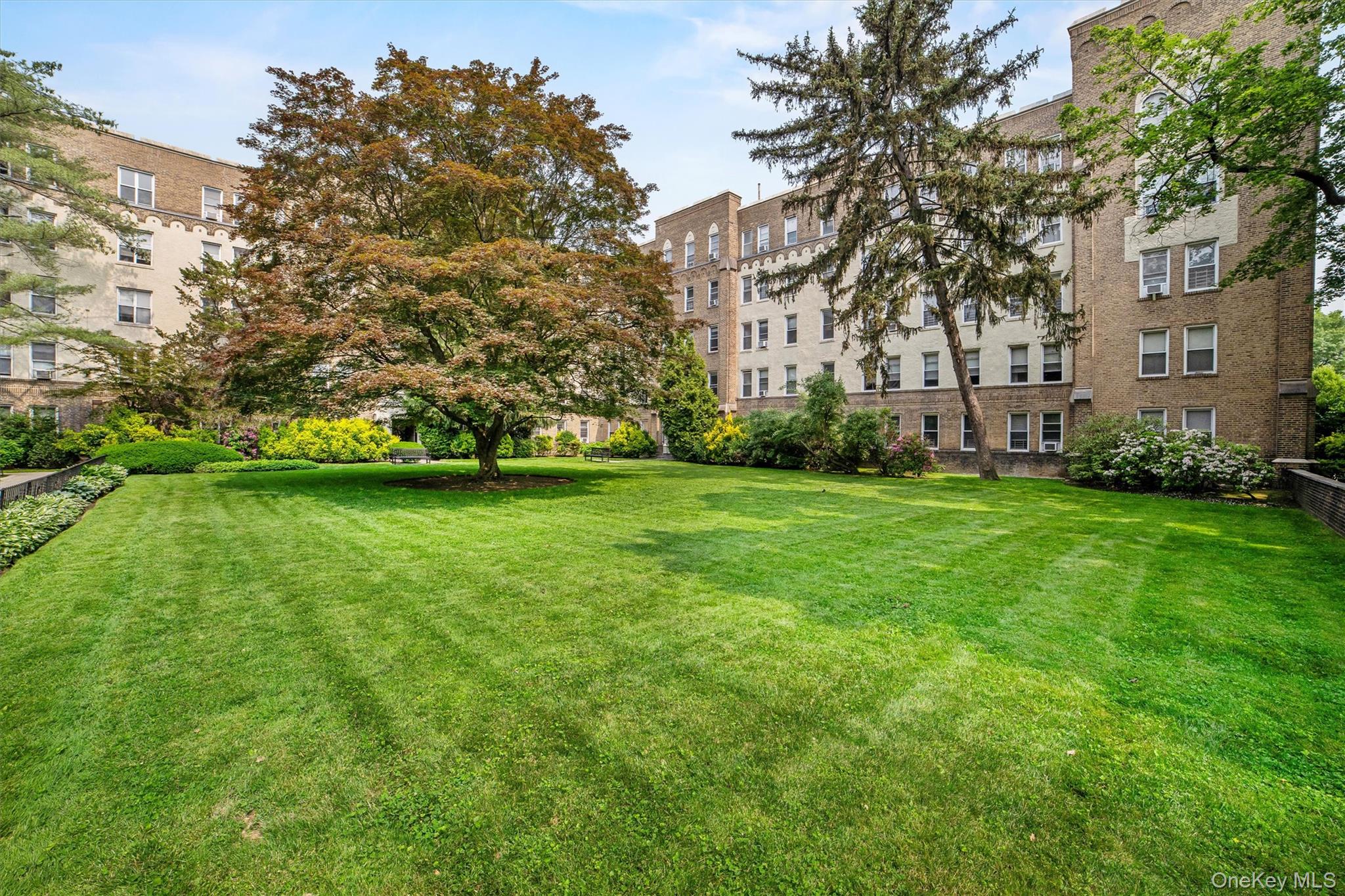 472 Gramatan Avenue Unit: DD3