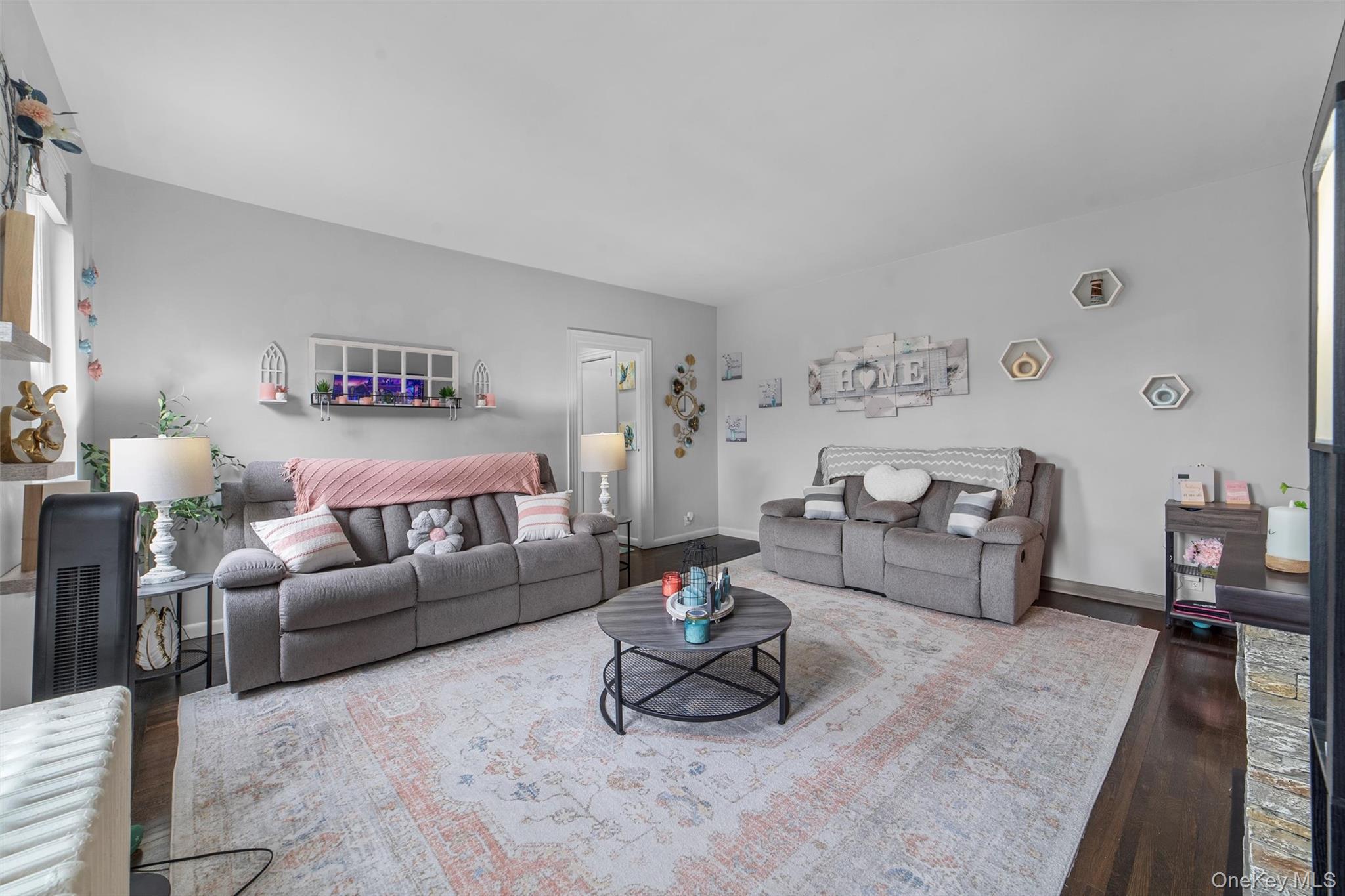 472 Gramatan Avenue Unit: DD3