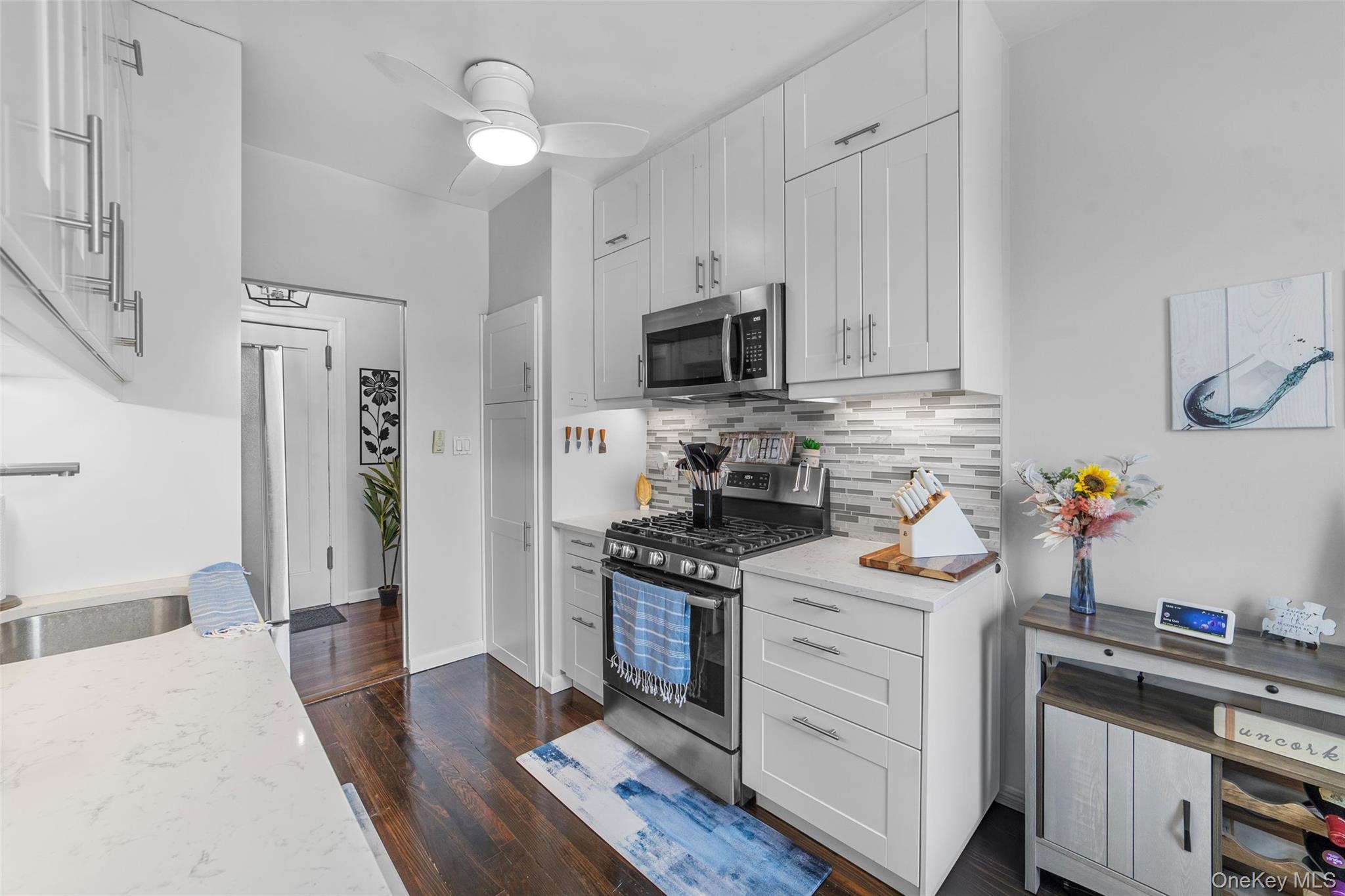 472 Gramatan Avenue Unit: DD3