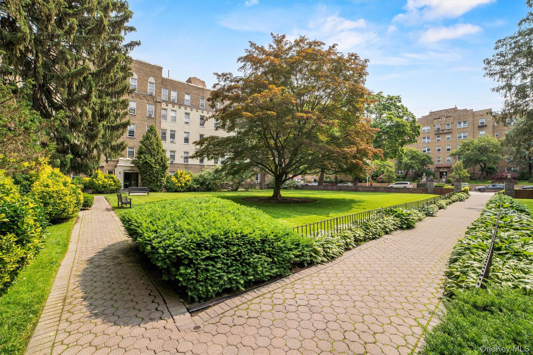 472 Gramatan Avenue Unit: DD3