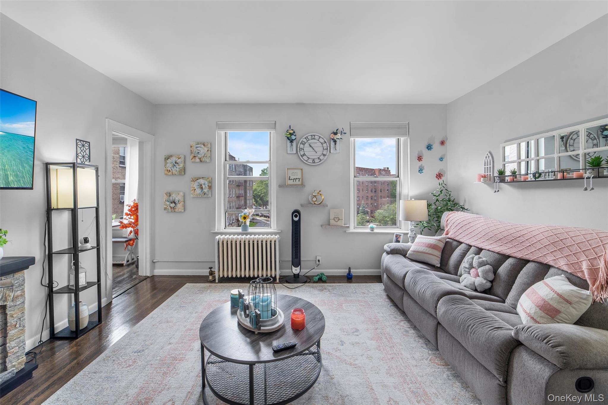 472 Gramatan Avenue Unit: DD3