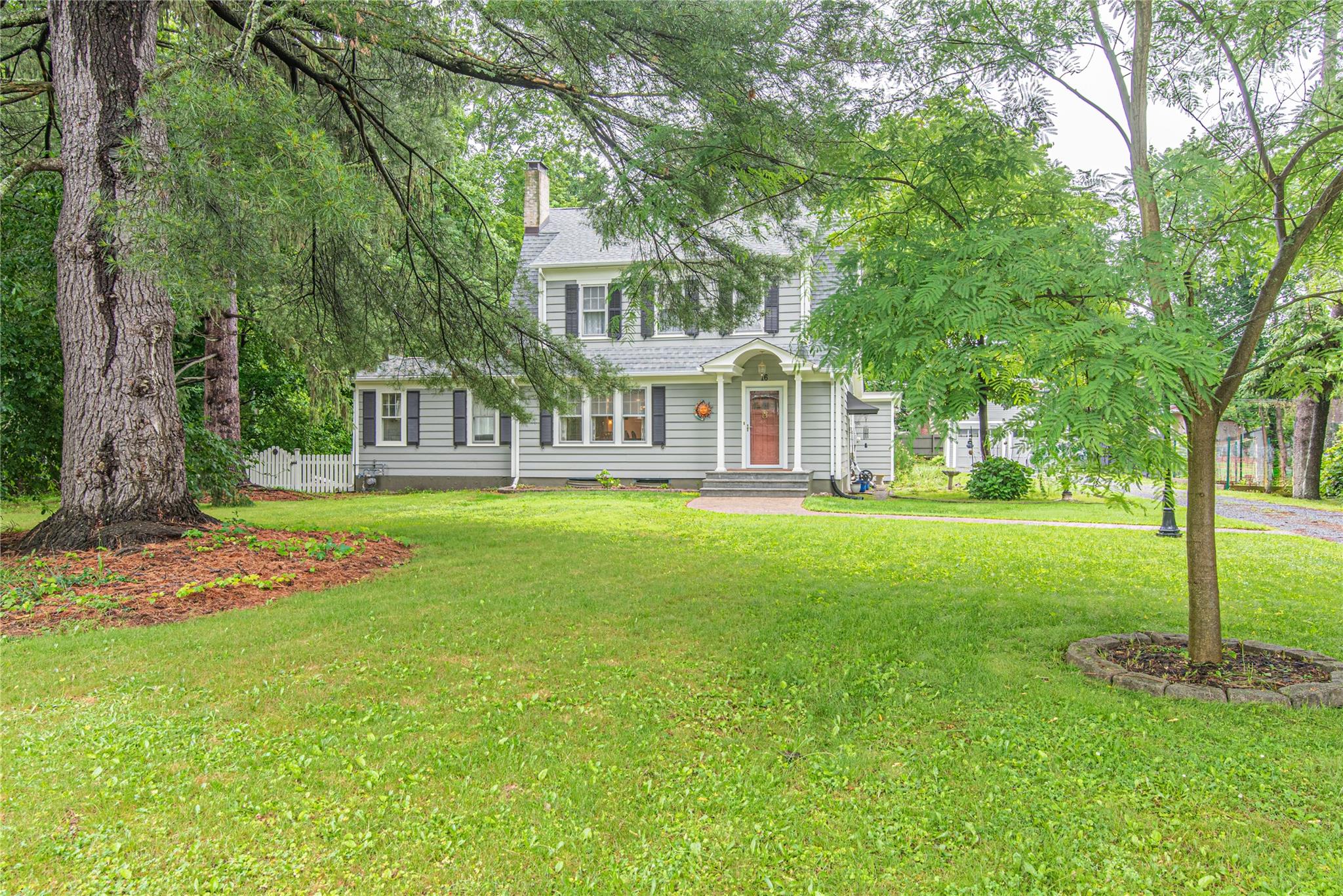16 Beechwood Park