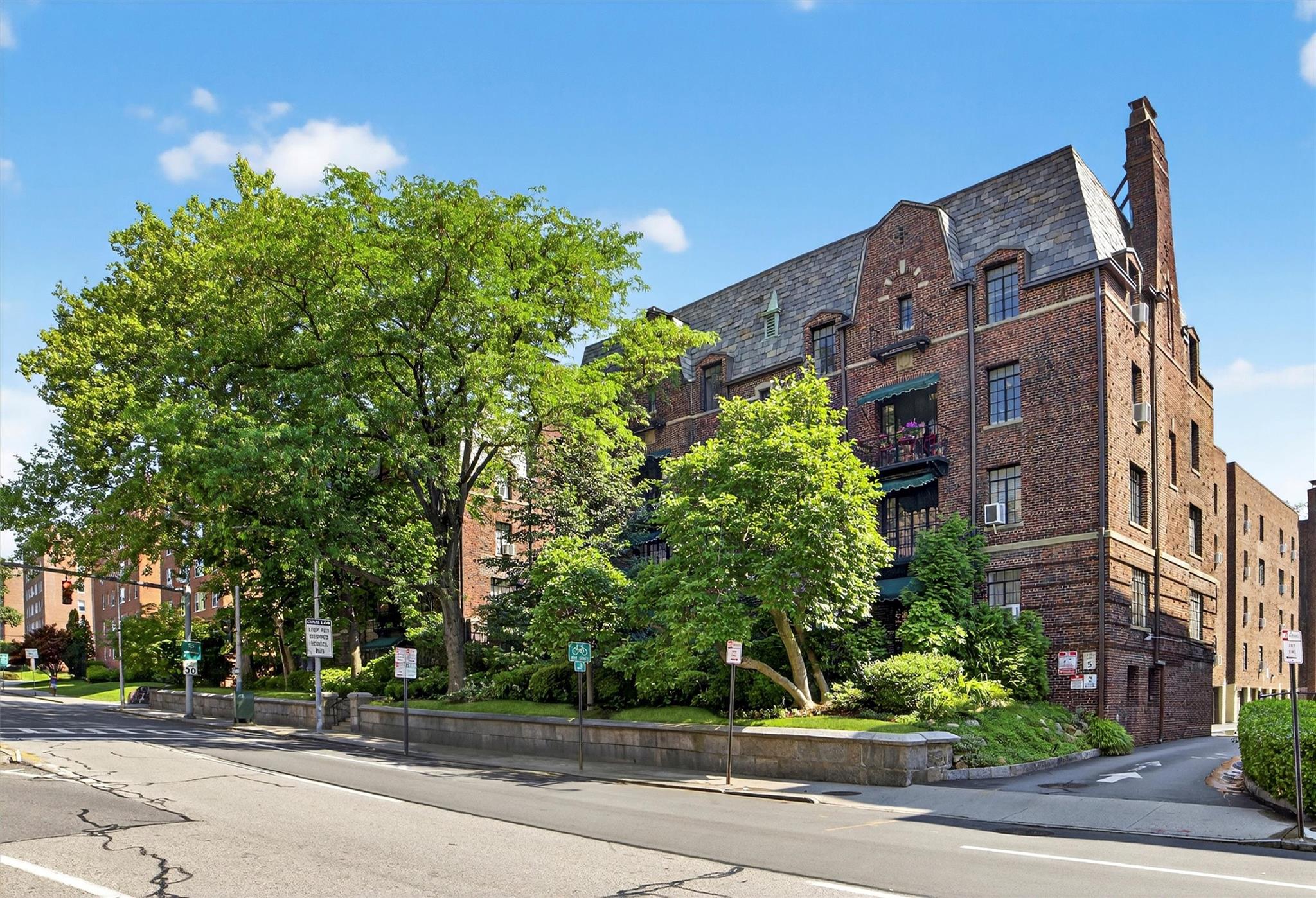 20 N Broadway Unit: O-373