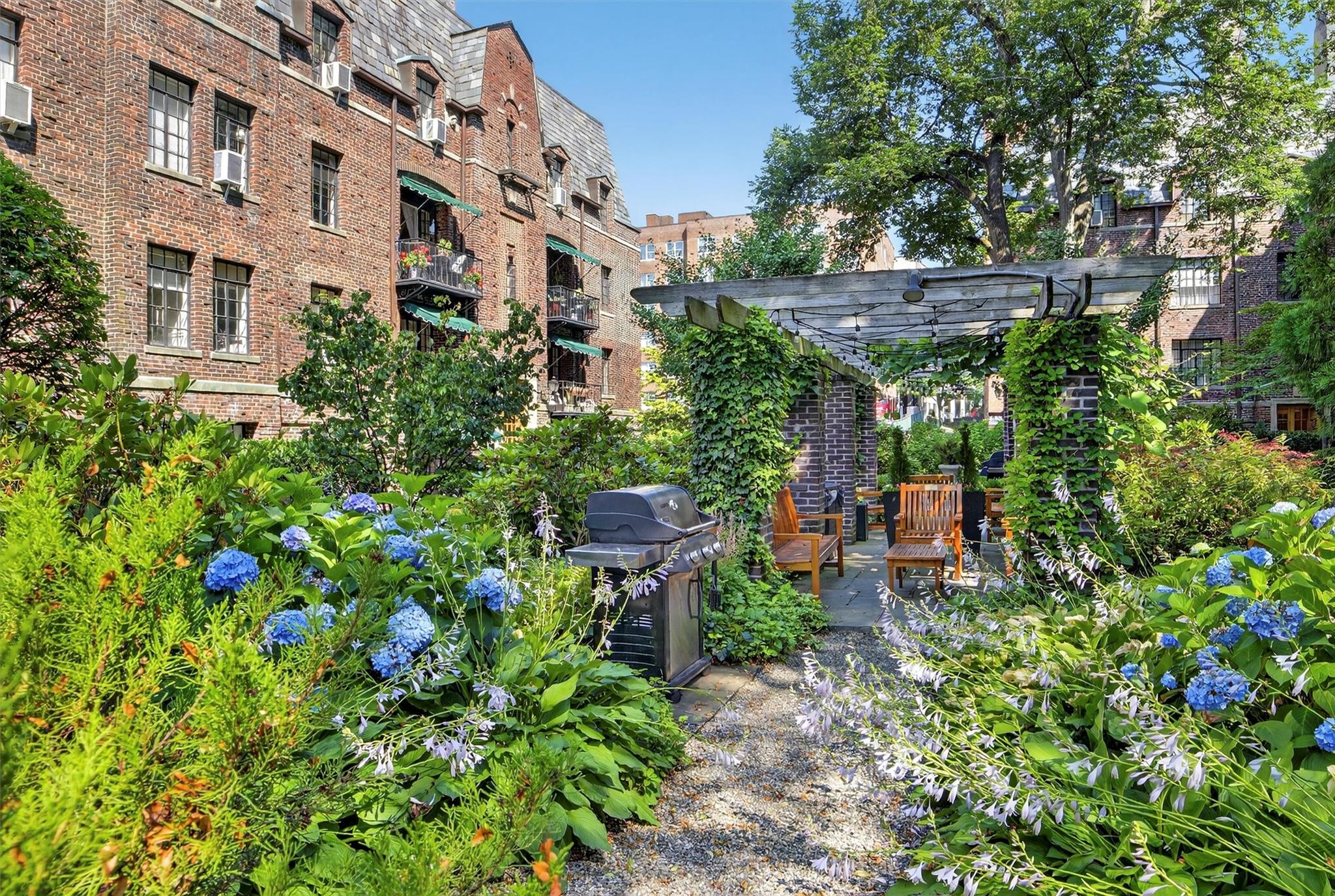 20 N Broadway Unit: O-373