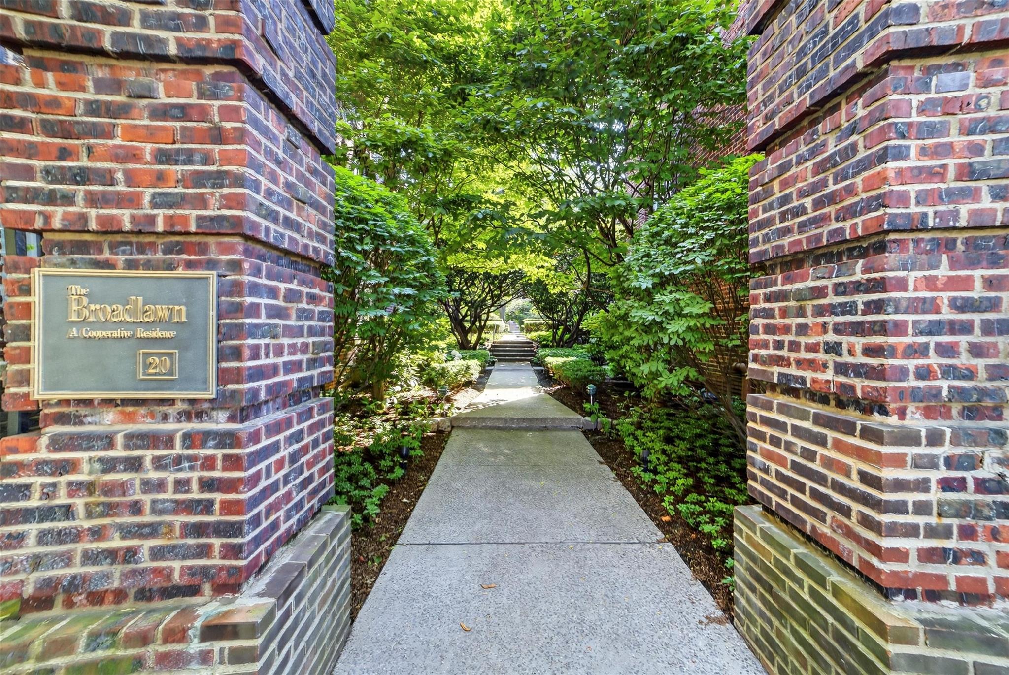20 N Broadway Unit: O-373