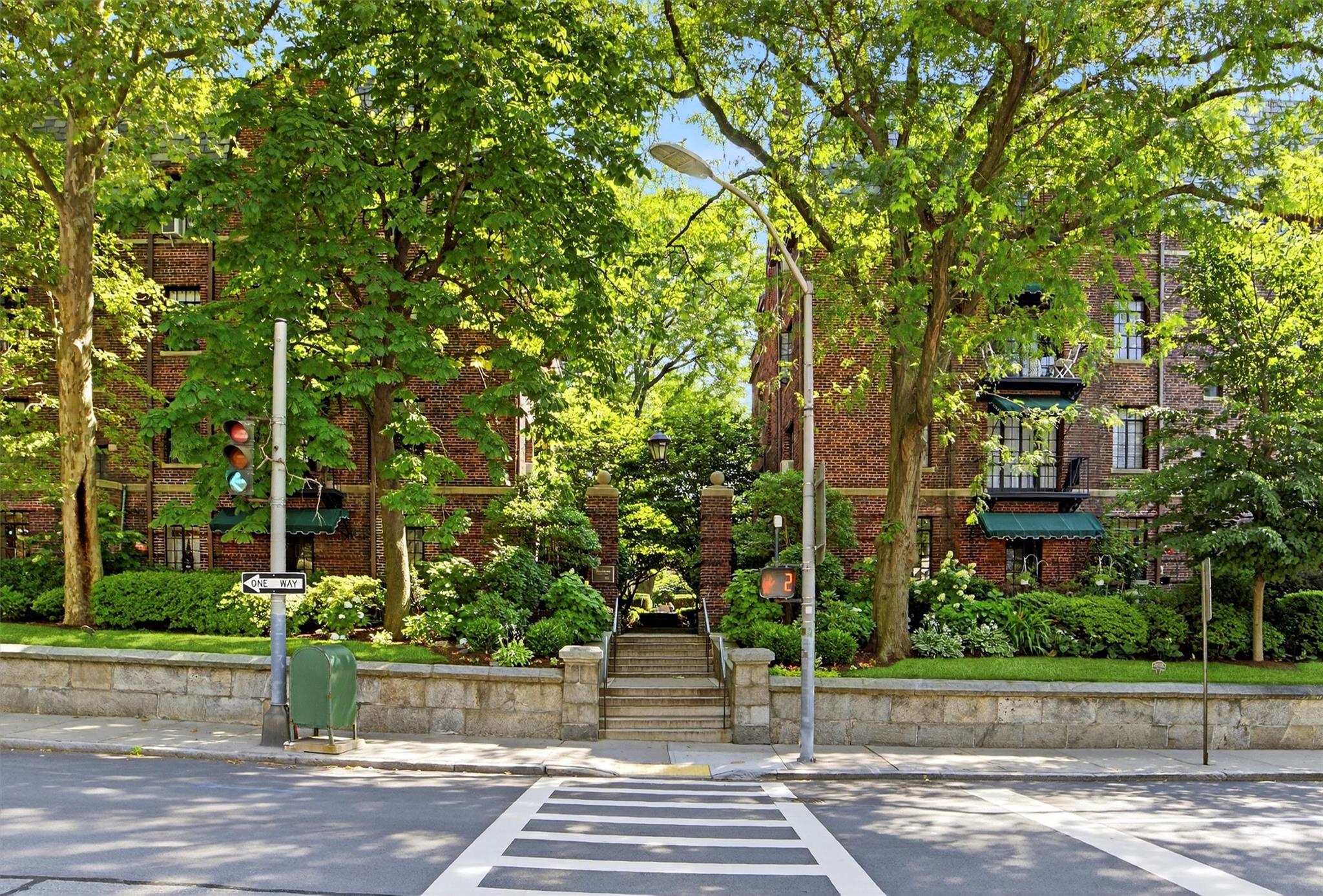 20 N Broadway Unit: O-373