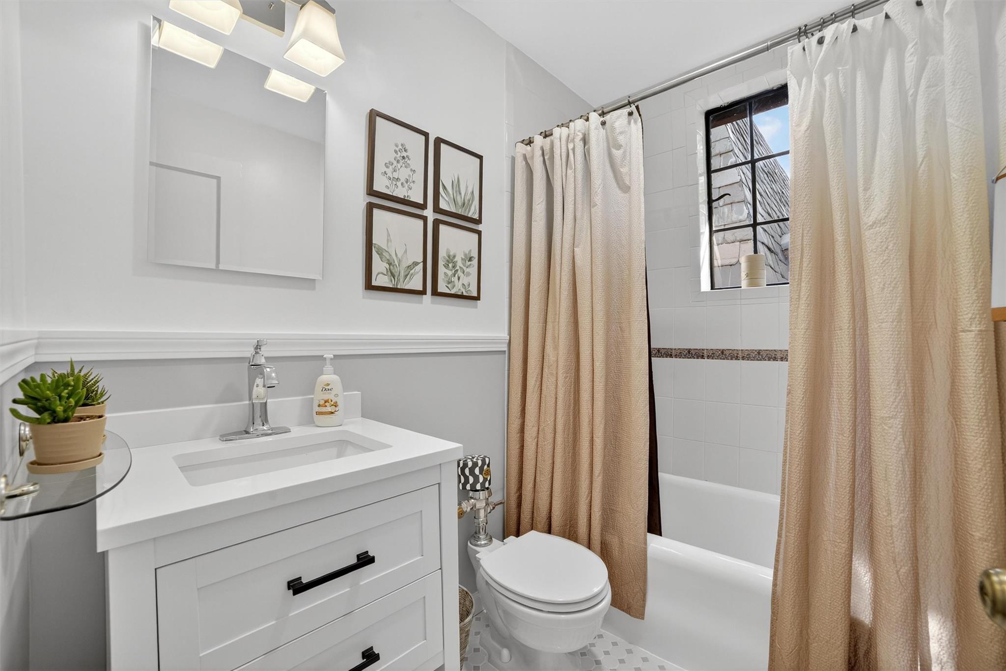 20 N Broadway Unit: O-373
