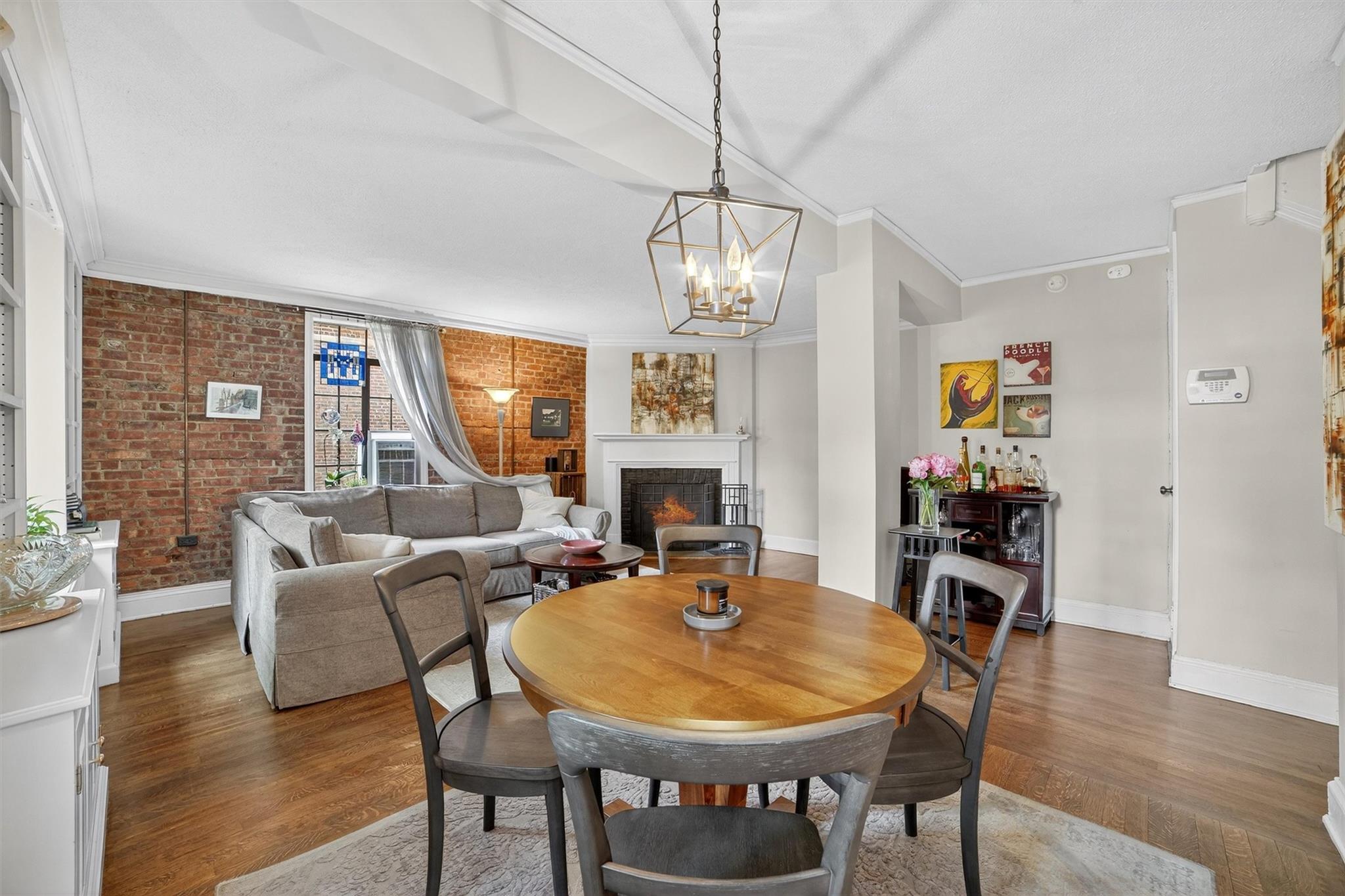 20 N Broadway Unit: O-373