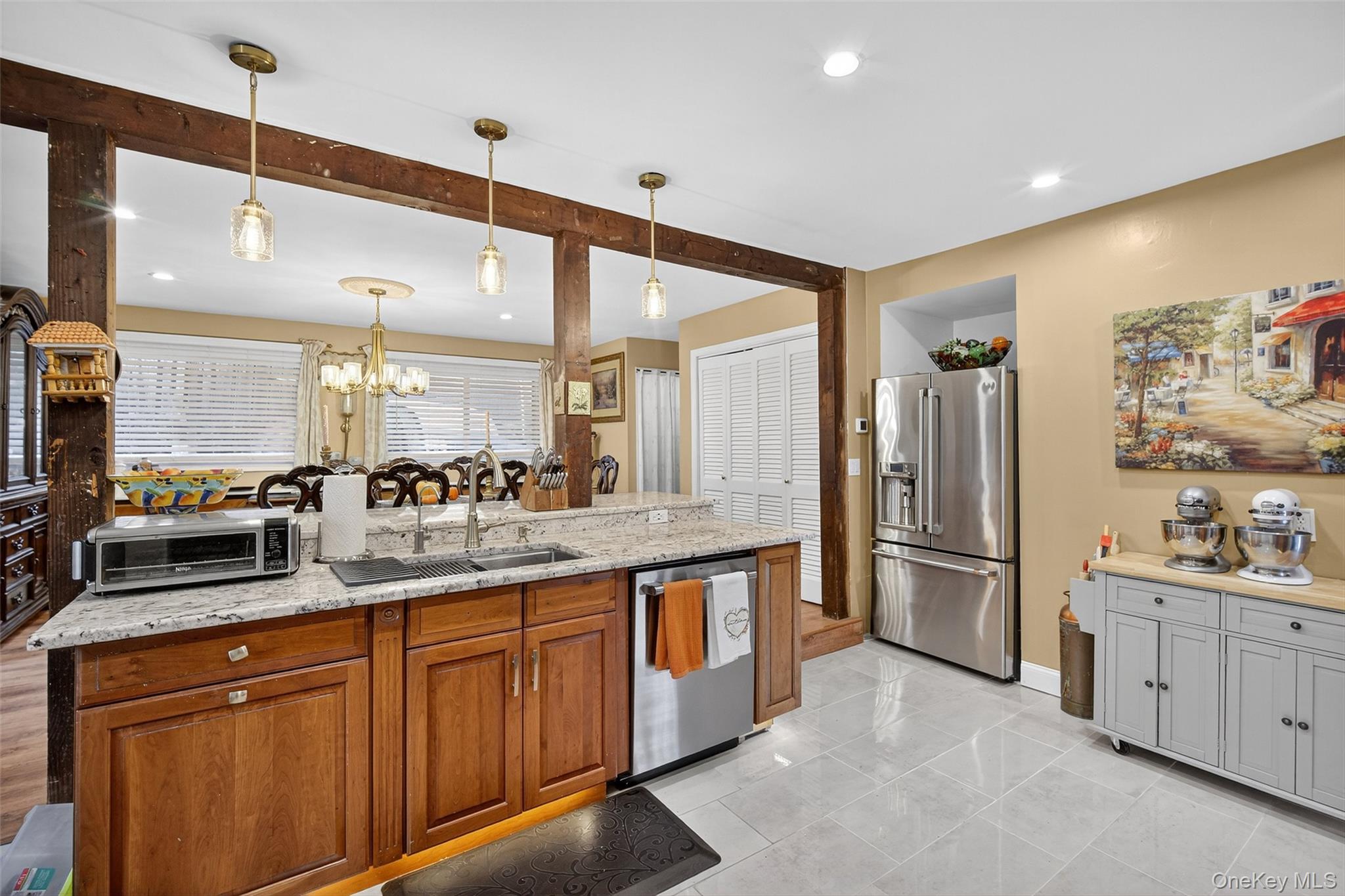 97 W Lakeshore Drive