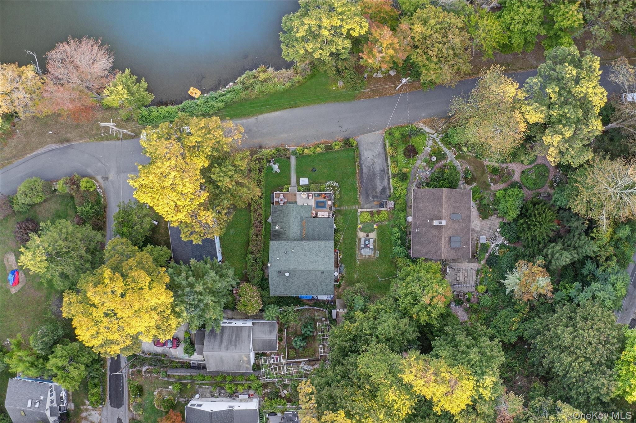 97 W Lakeshore Drive