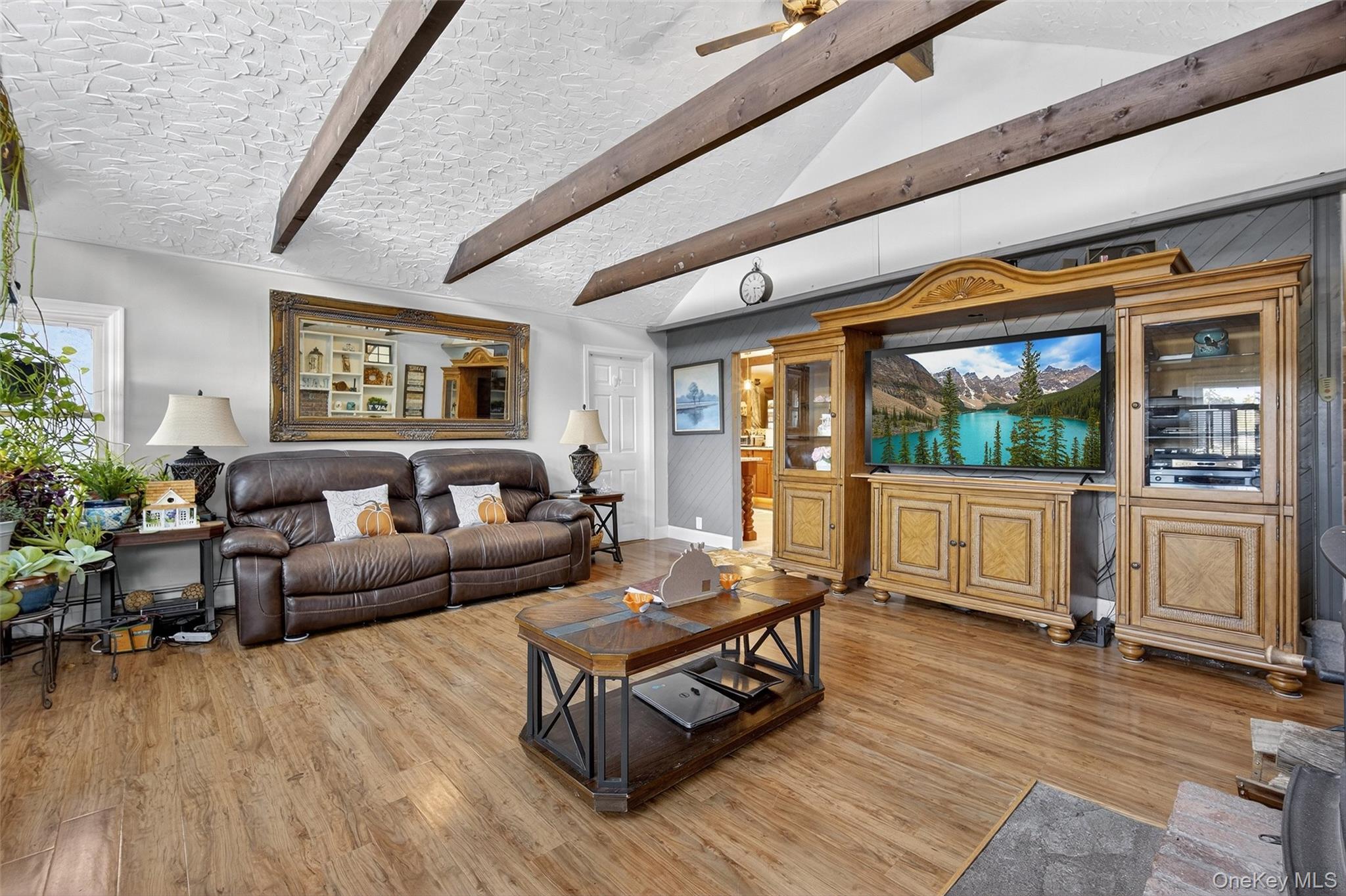 97 W Lakeshore Drive