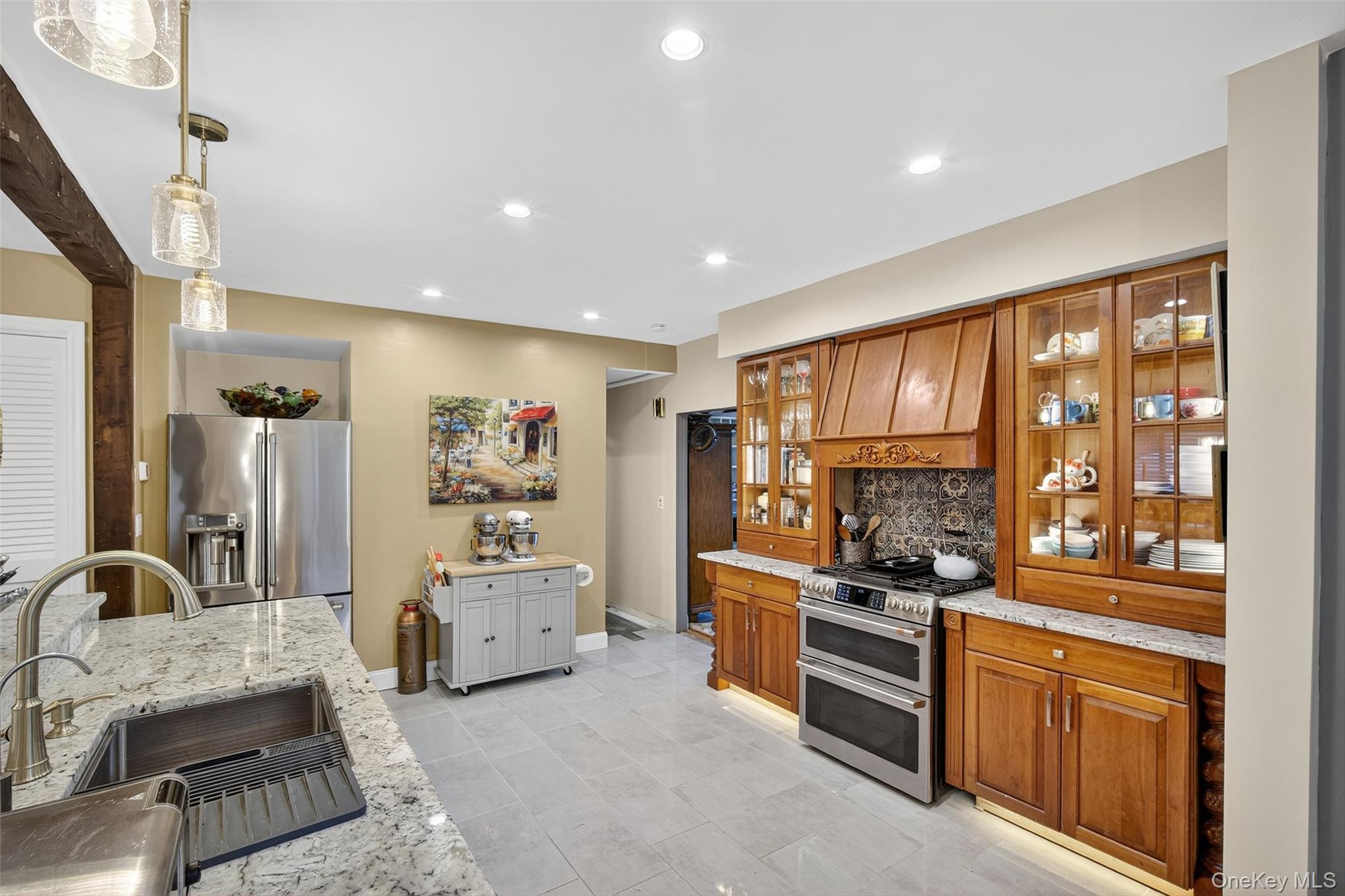 97 W Lakeshore Drive