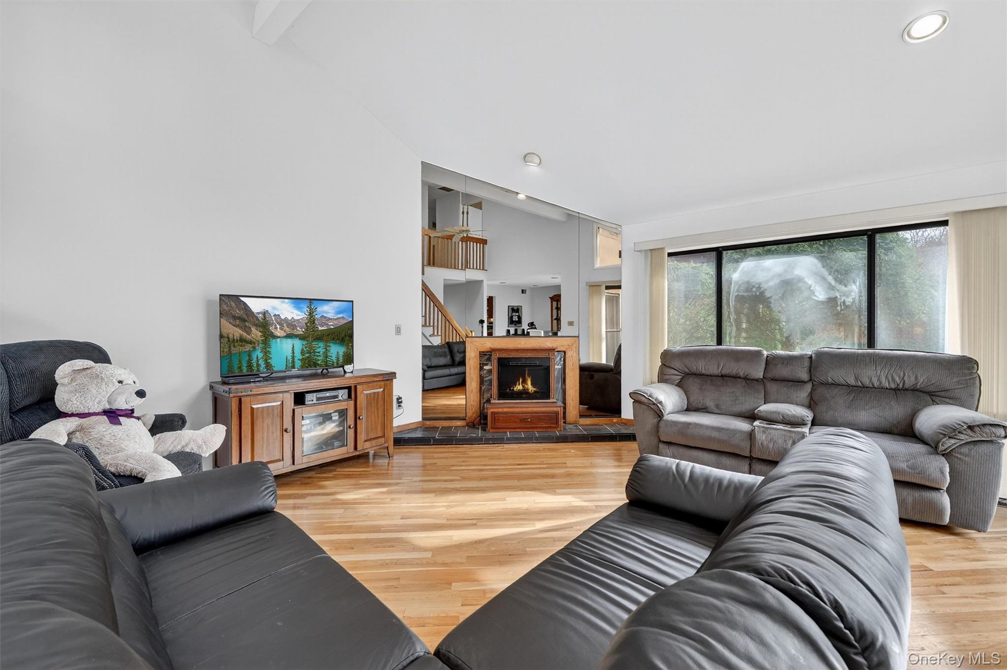 200 California Road Unit: 9