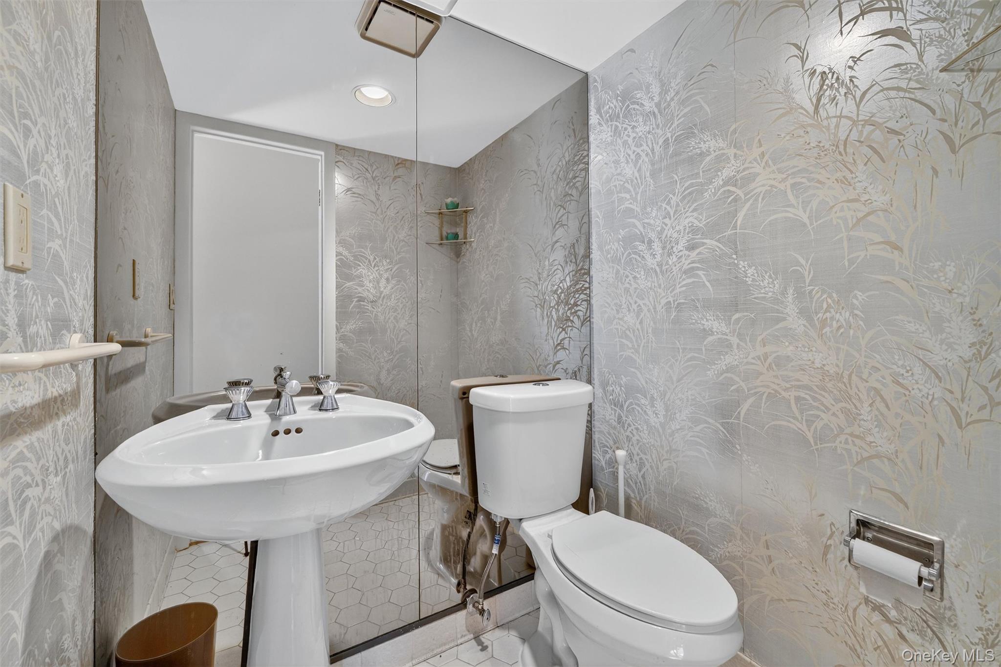 200 California Road Unit: 9