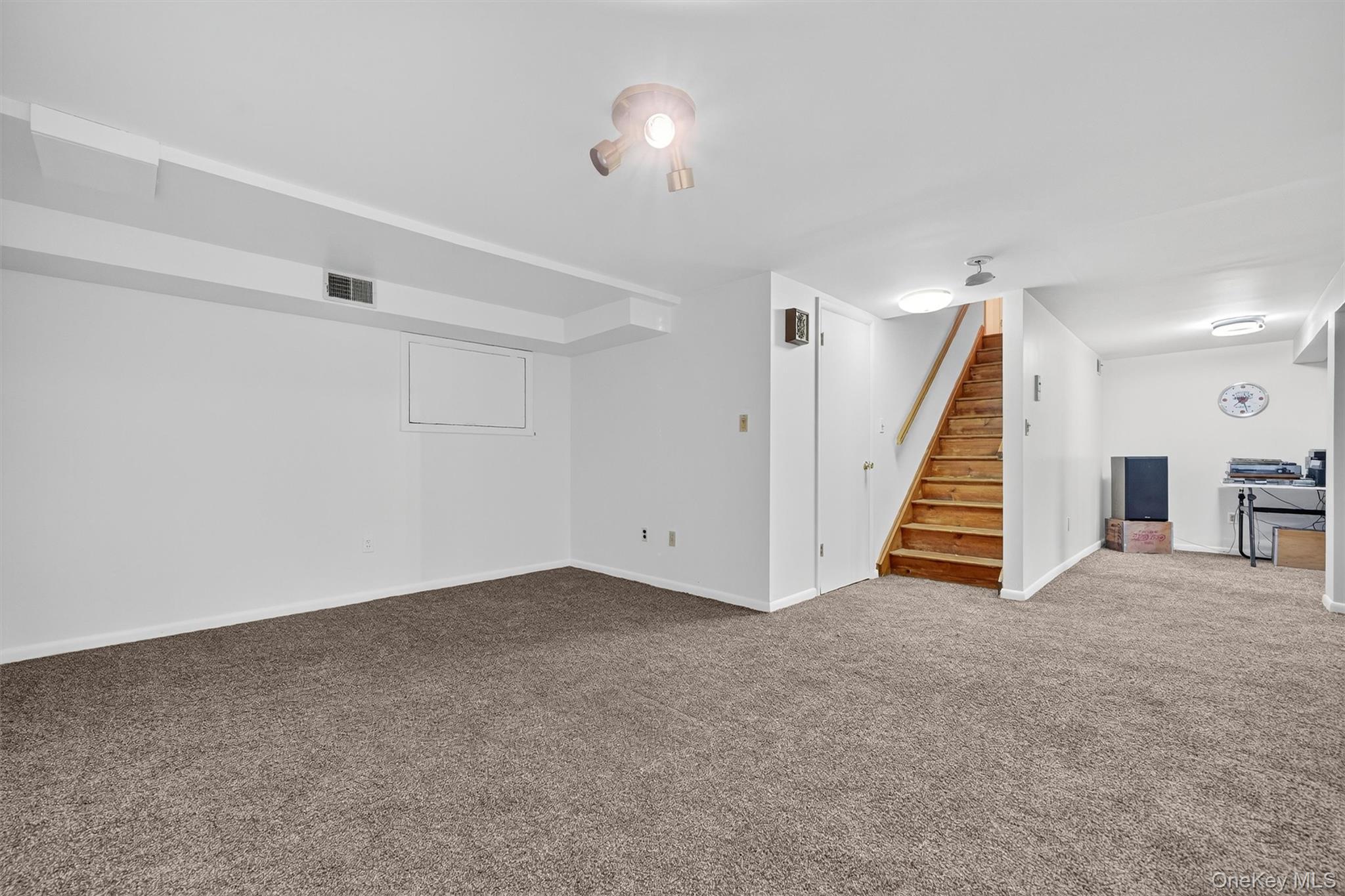 200 California Road Unit: 9