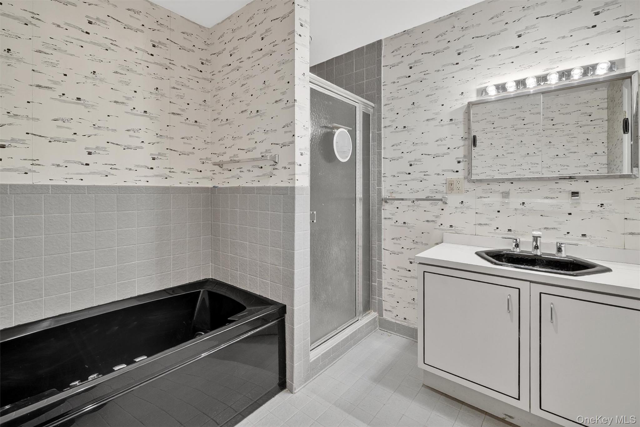 200 California Road Unit: 9