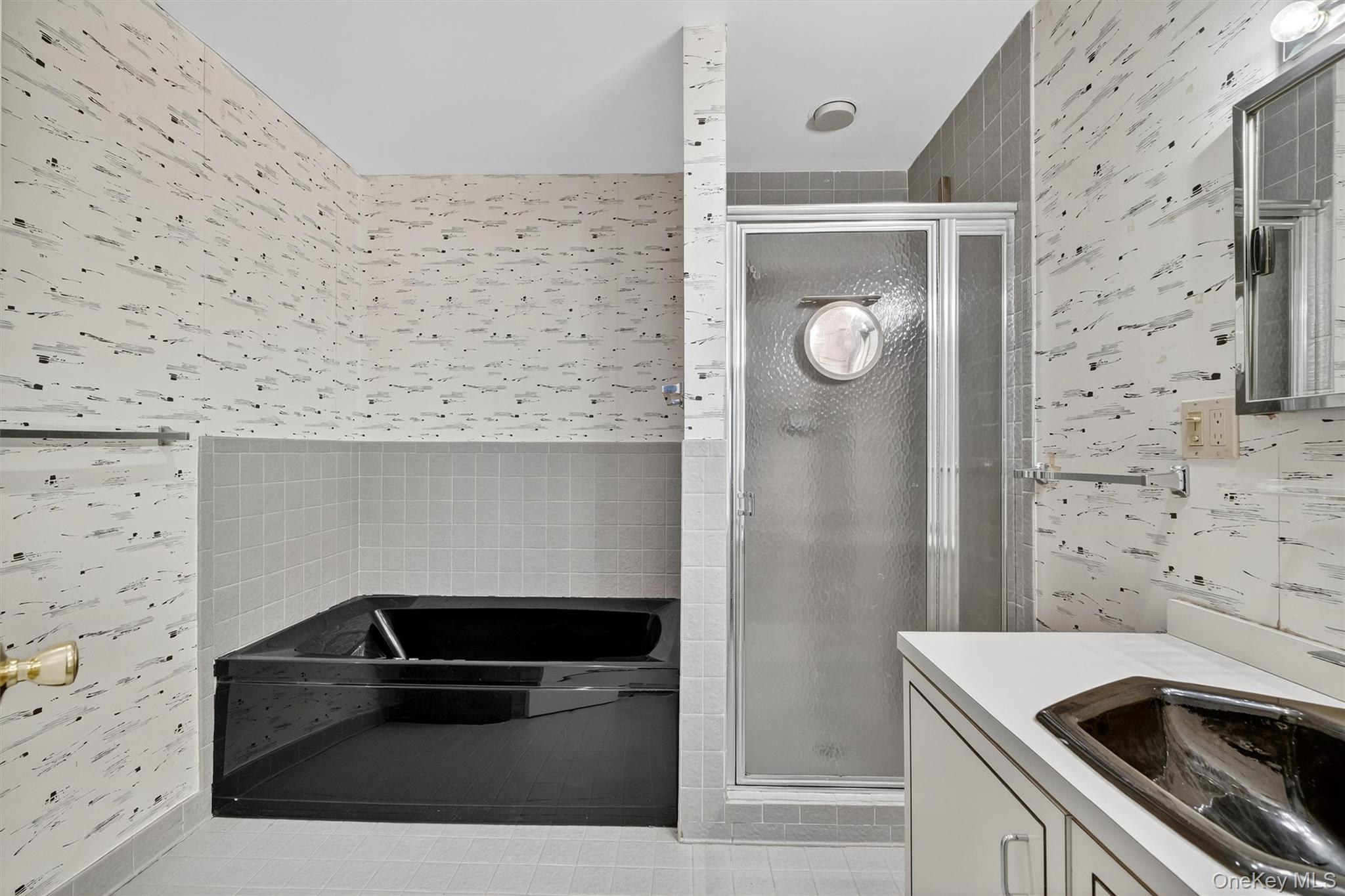 200 California Road Unit: 9