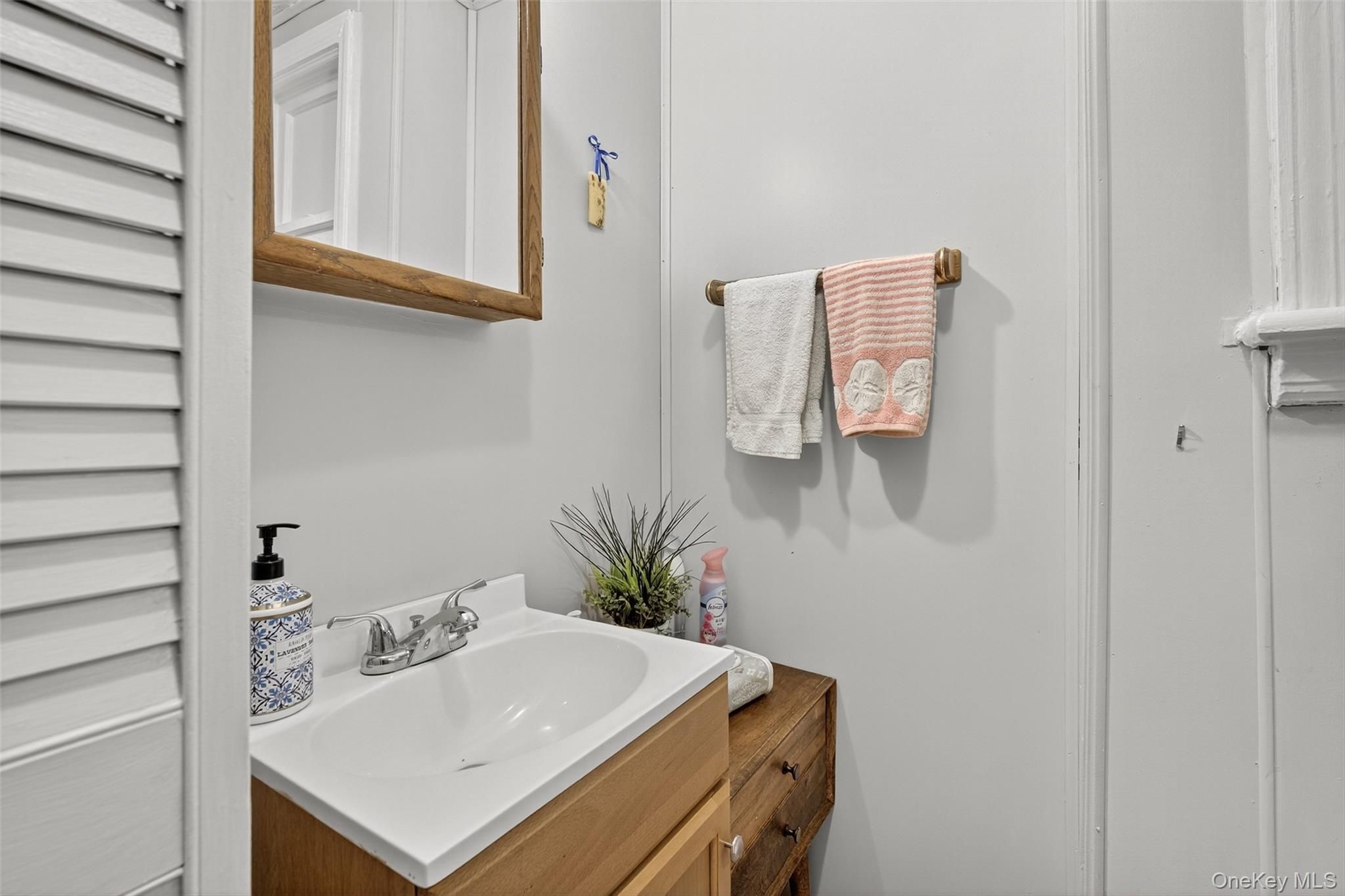 97 W Lakeshore Drive