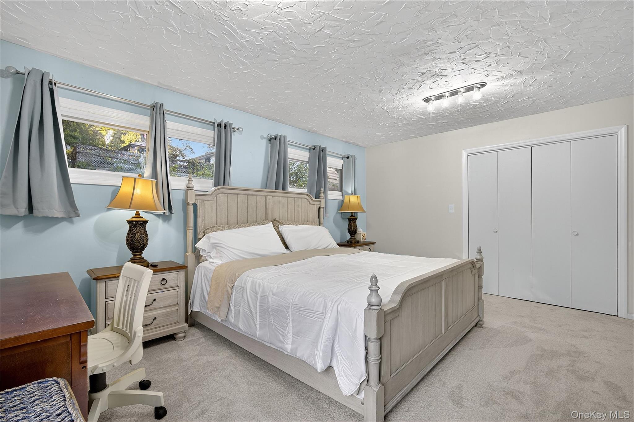 97 W Lakeshore Drive