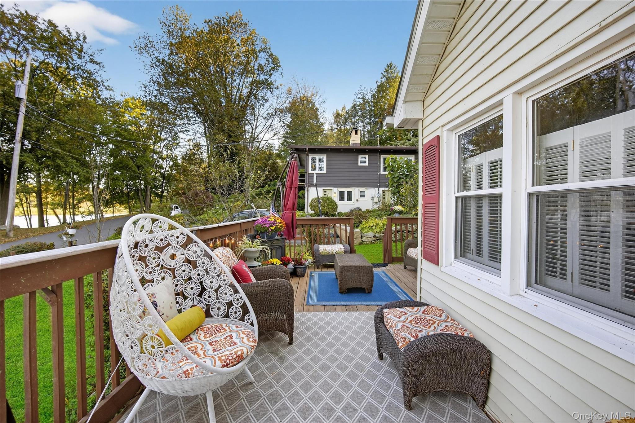 97 W Lakeshore Drive