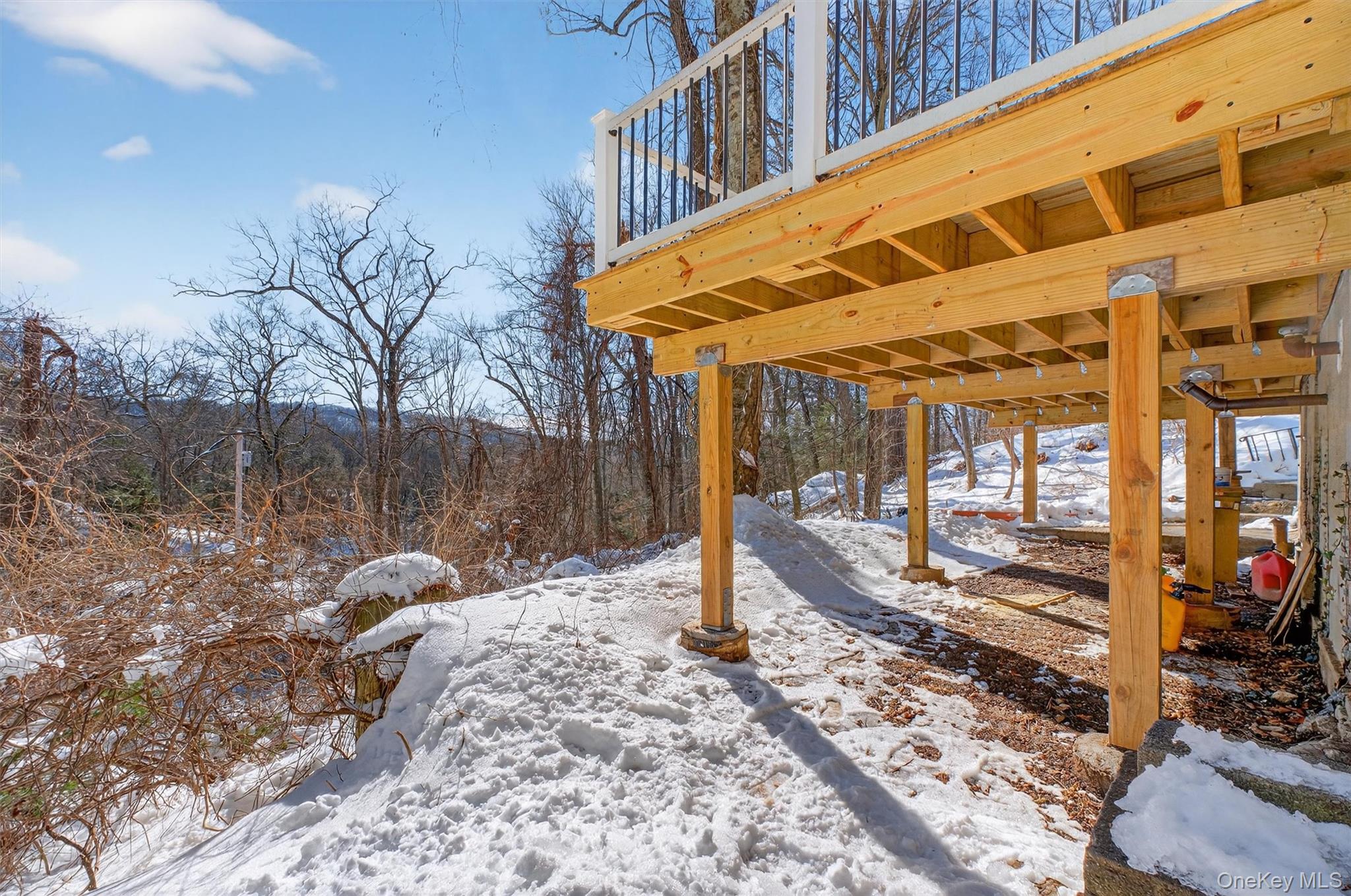 16 Cold Spring Road