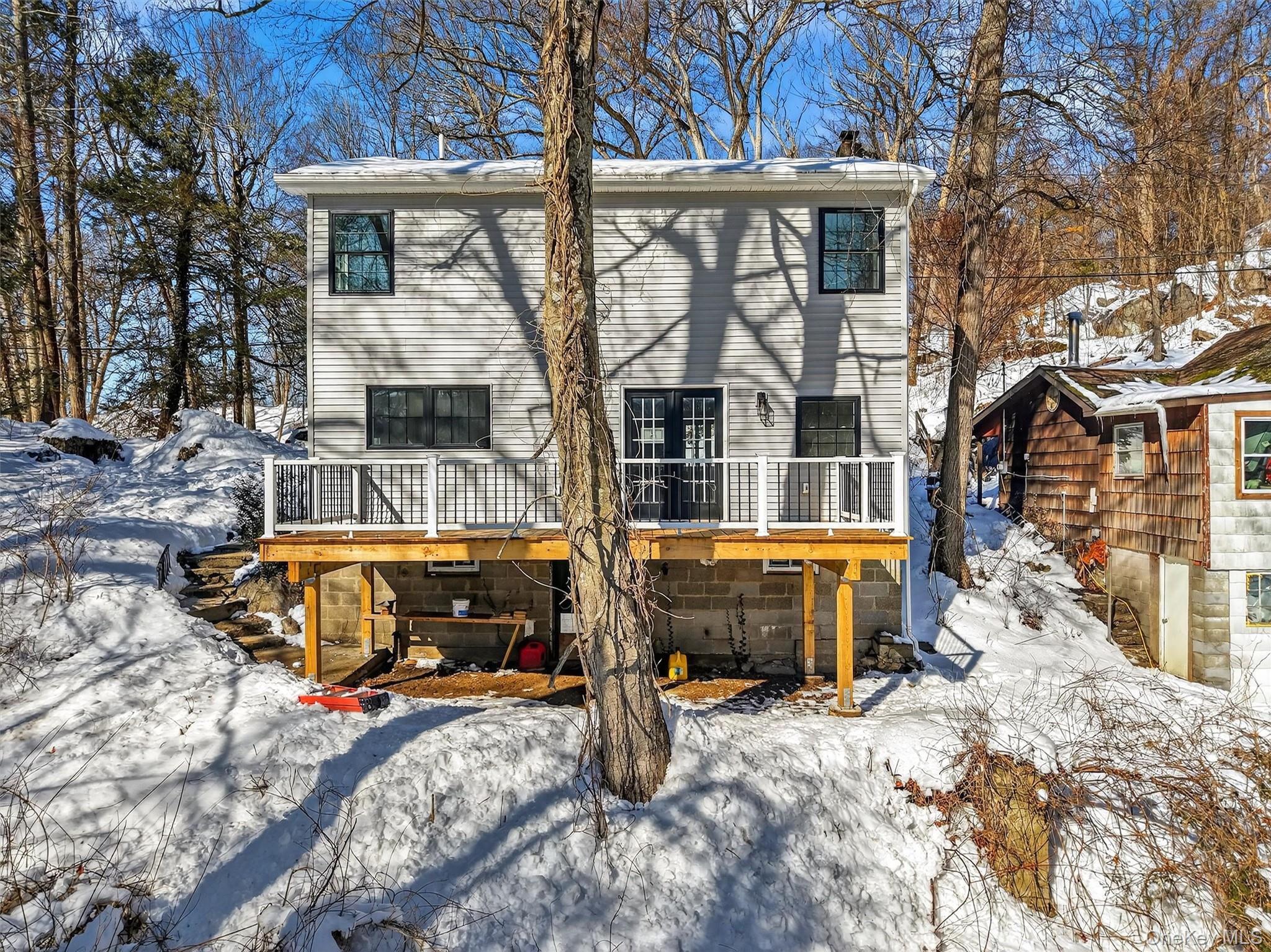 16 Cold Spring Road