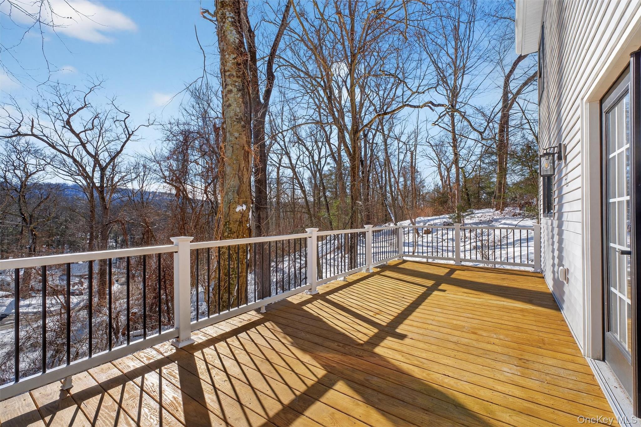 16 Cold Spring Road