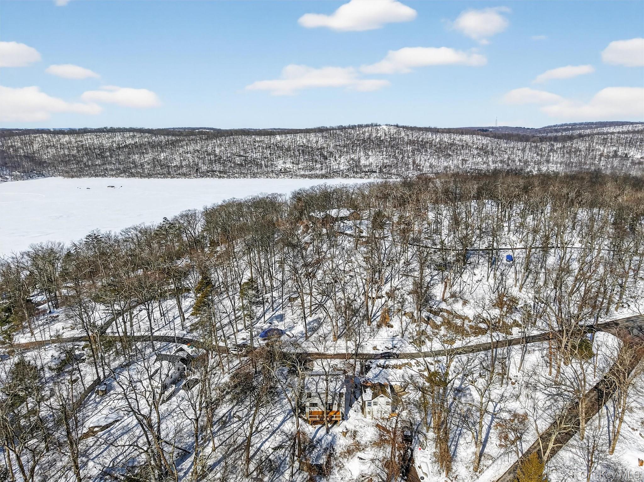 16 Cold Spring Road