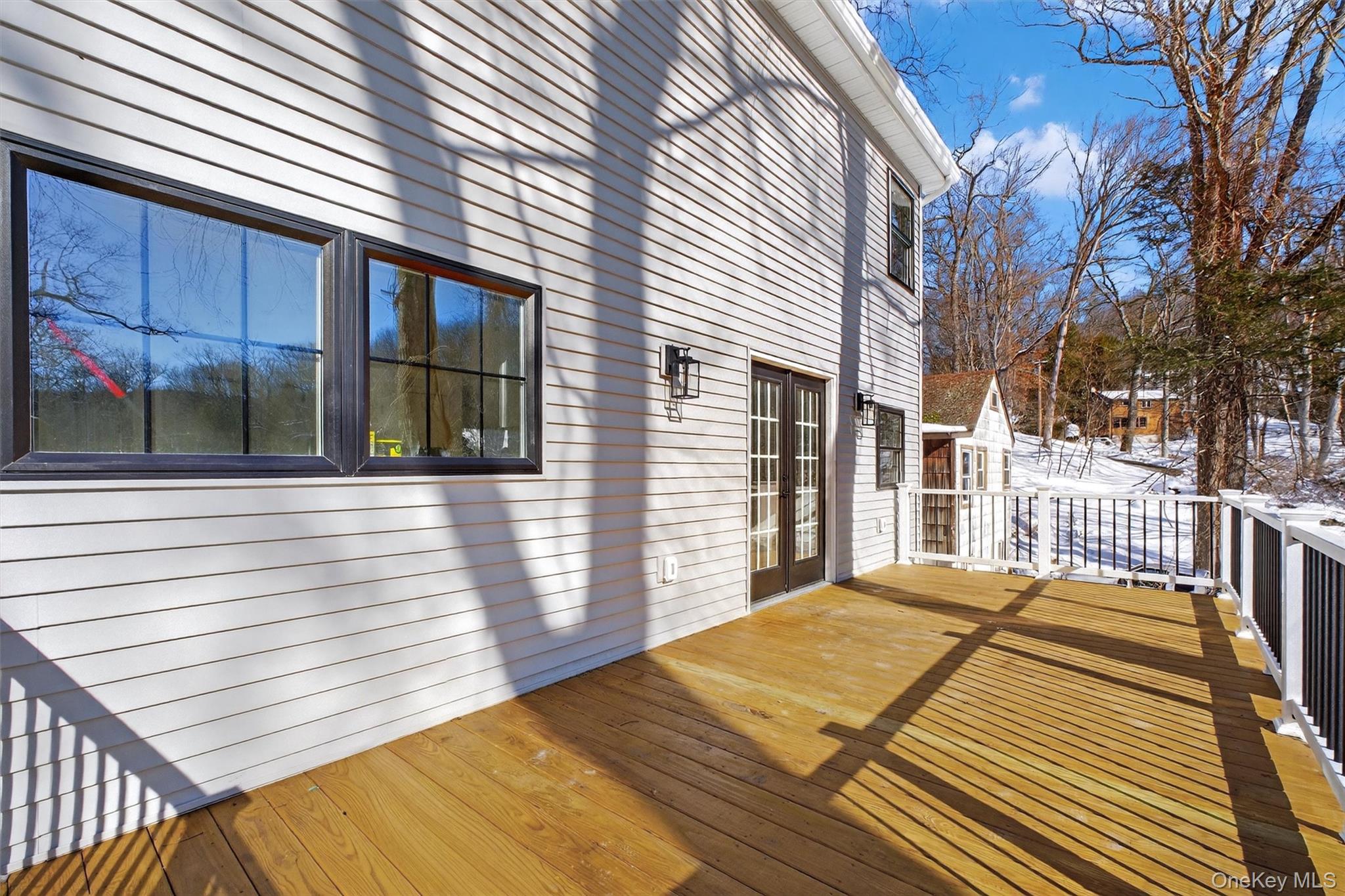 16 Cold Spring Road