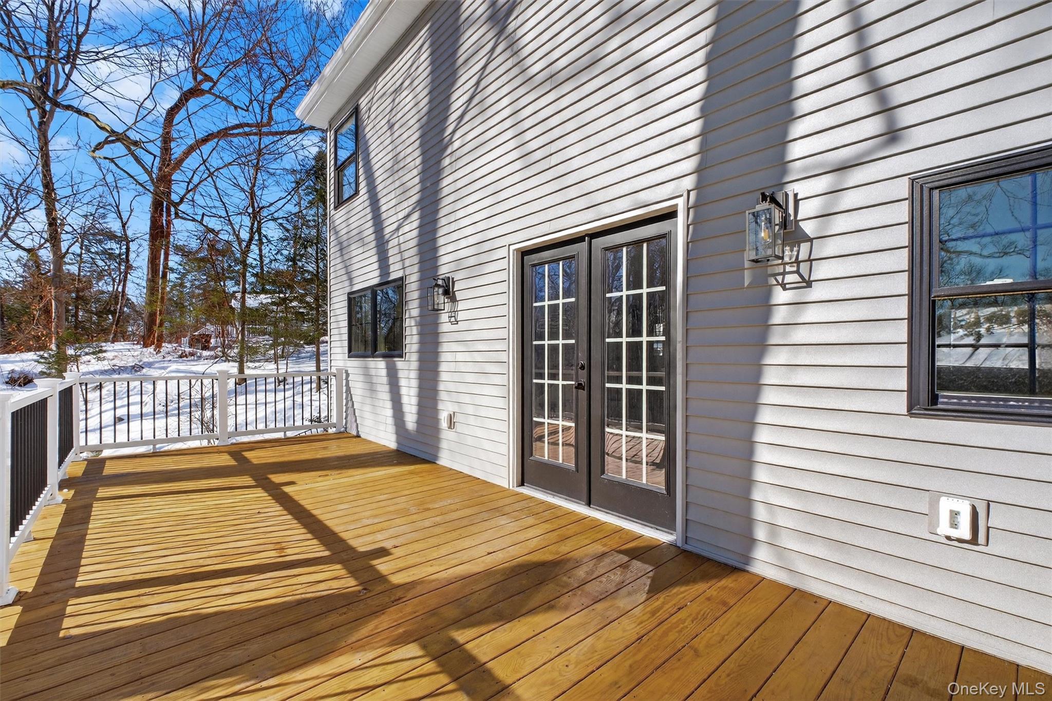 16 Cold Spring Road