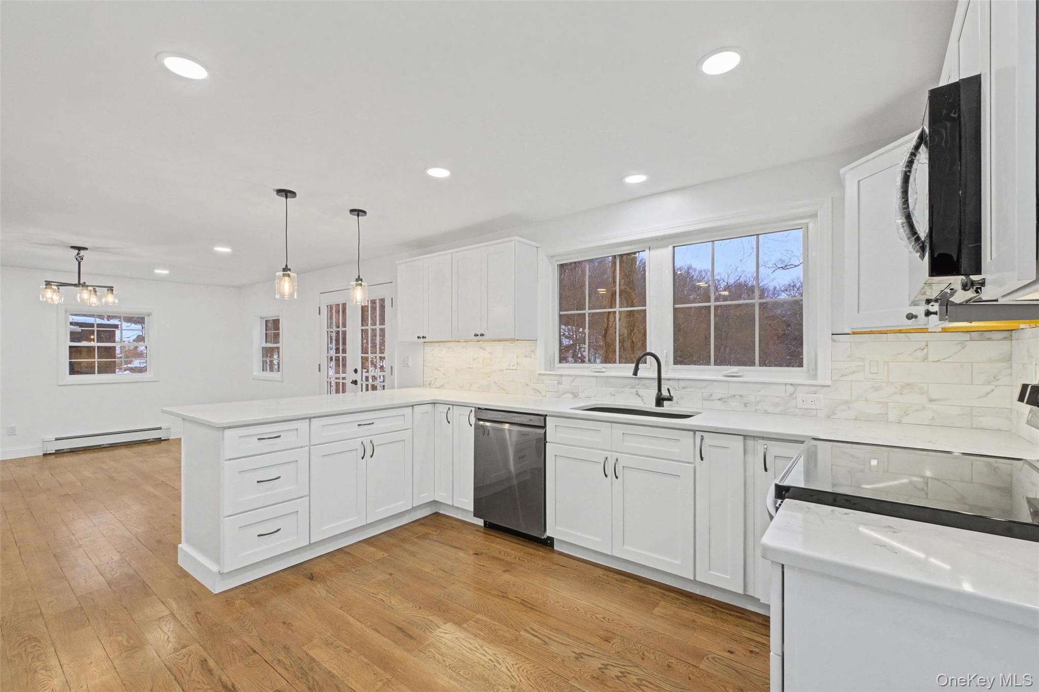 16 Cold Spring Road