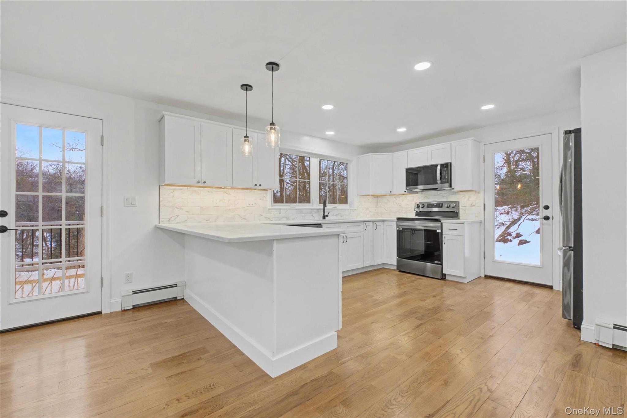 16 Cold Spring Road
