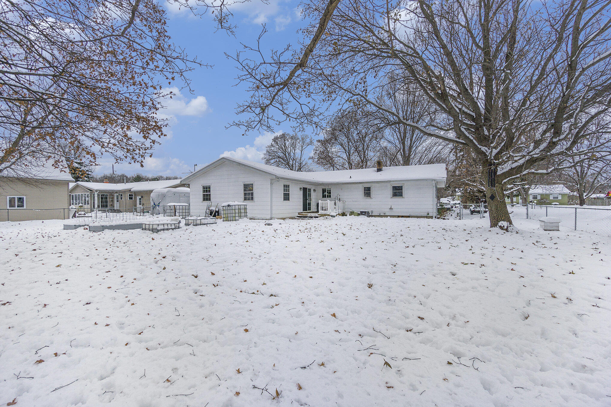 1081 Sir Knight Road