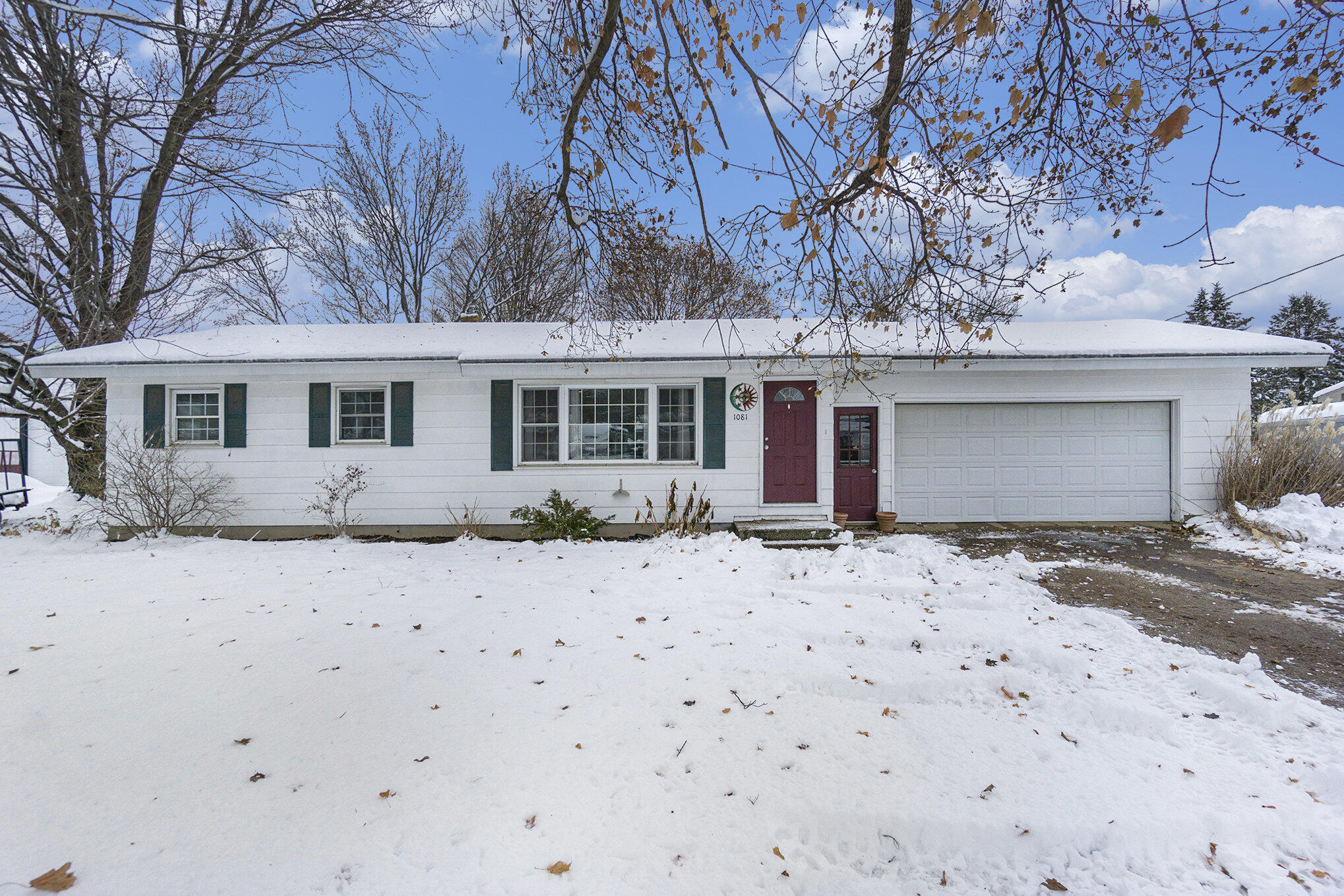 1081 Sir Knight Road
