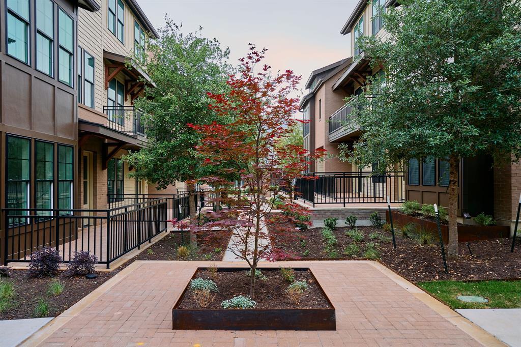 2209 Woodland Ave # 602