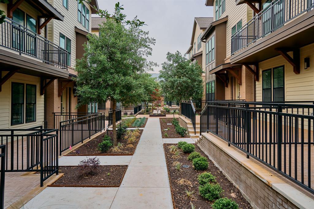 2209 Woodland Ave # 602