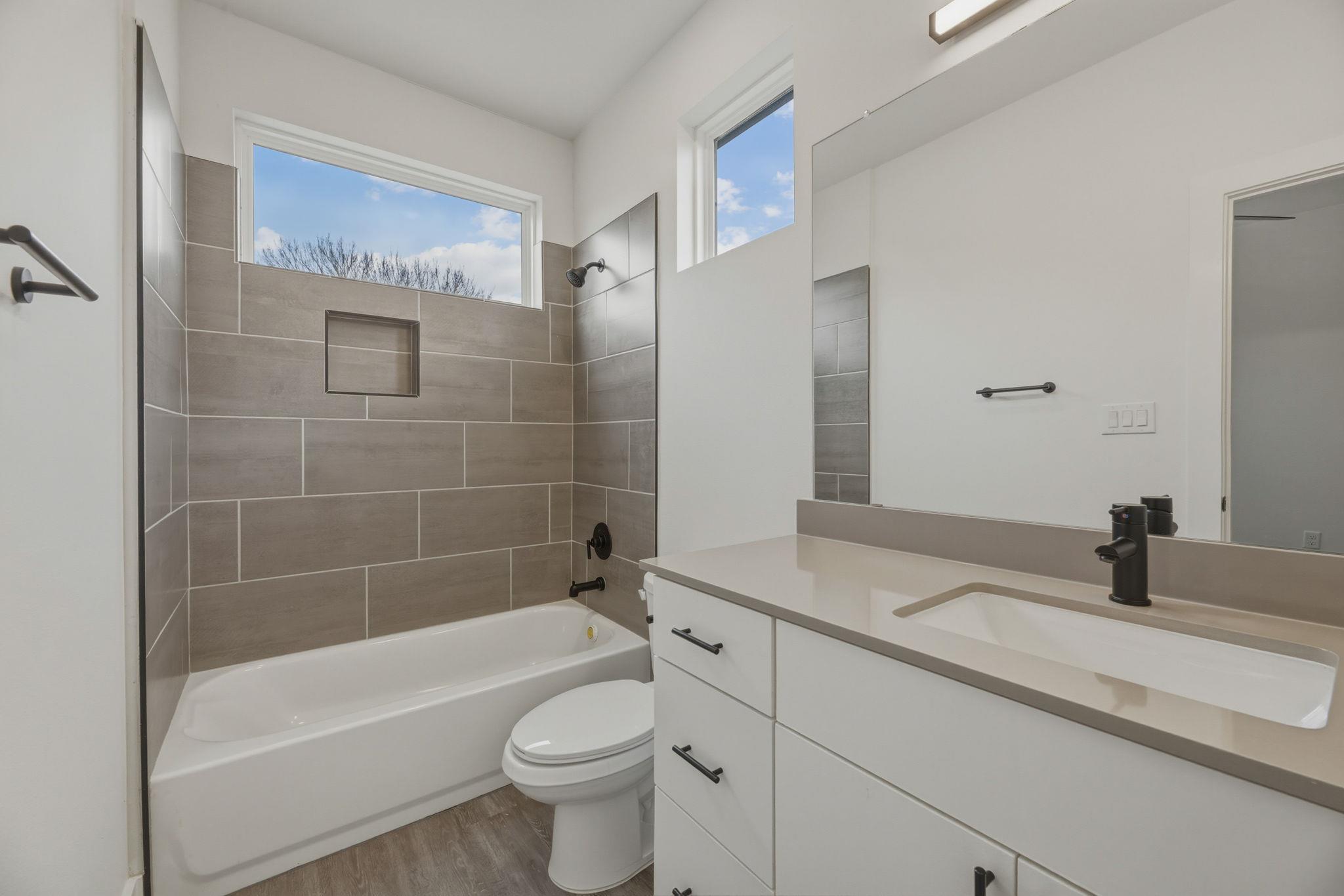 2009 Iroquois LN # B