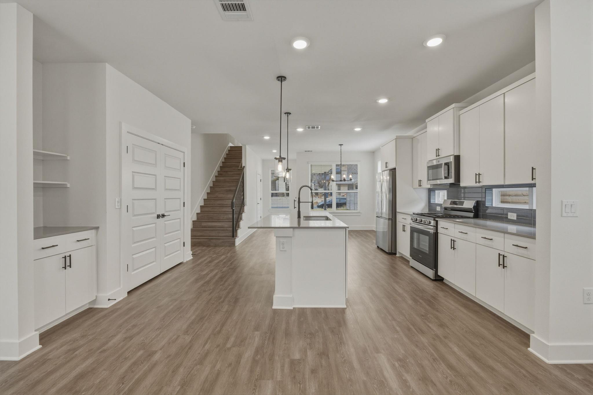 2009 Iroquois LN # B