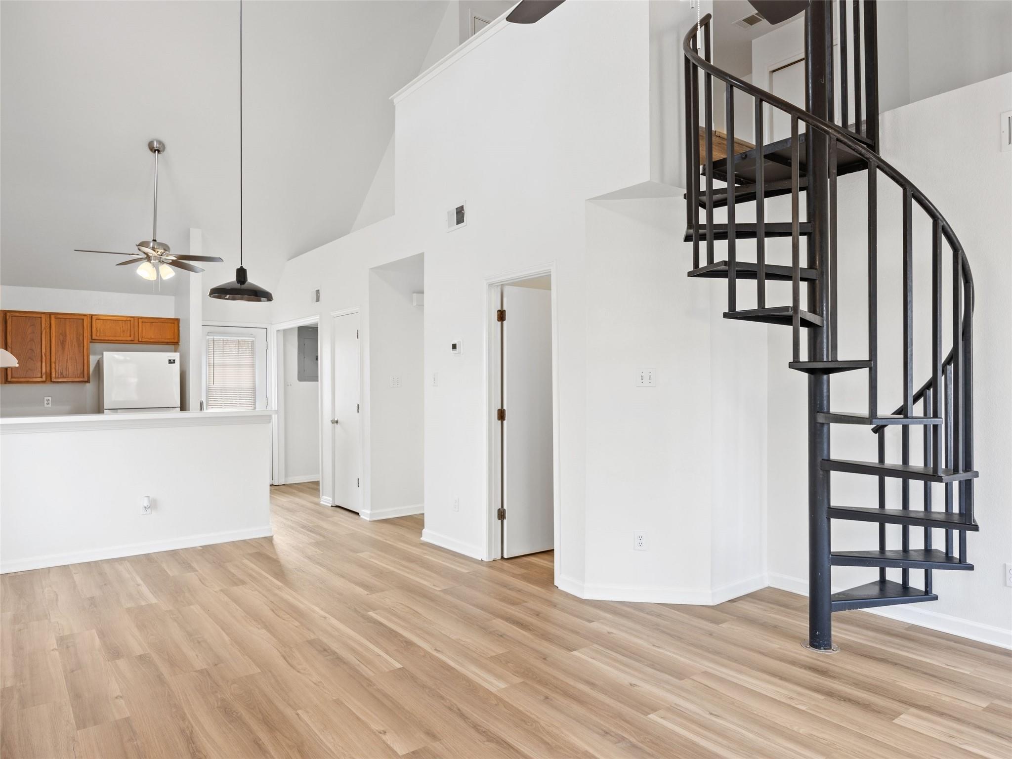 2908 Whisper Oaks LN