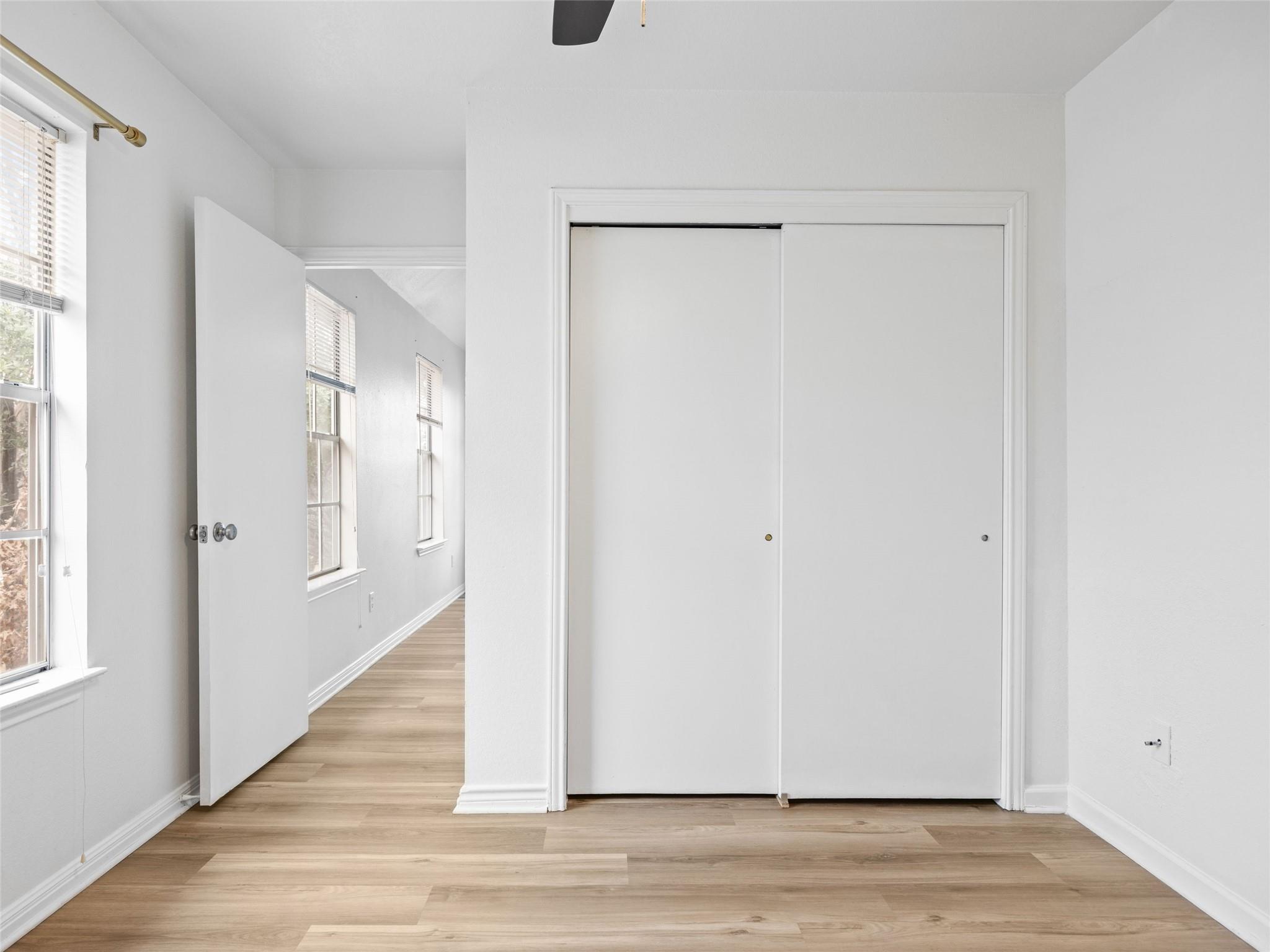 2908 Whisper Oaks LN