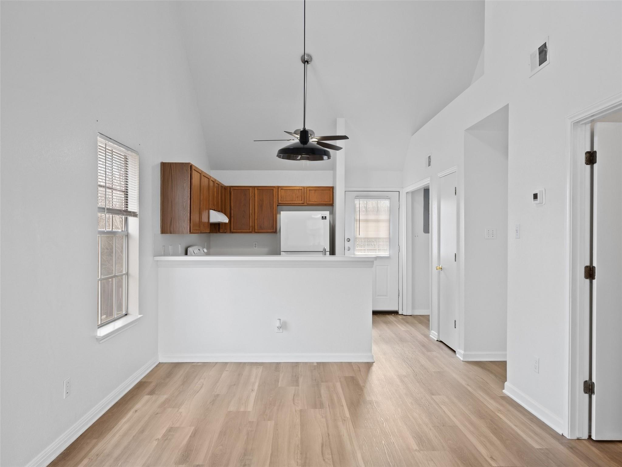 2908 Whisper Oaks LN