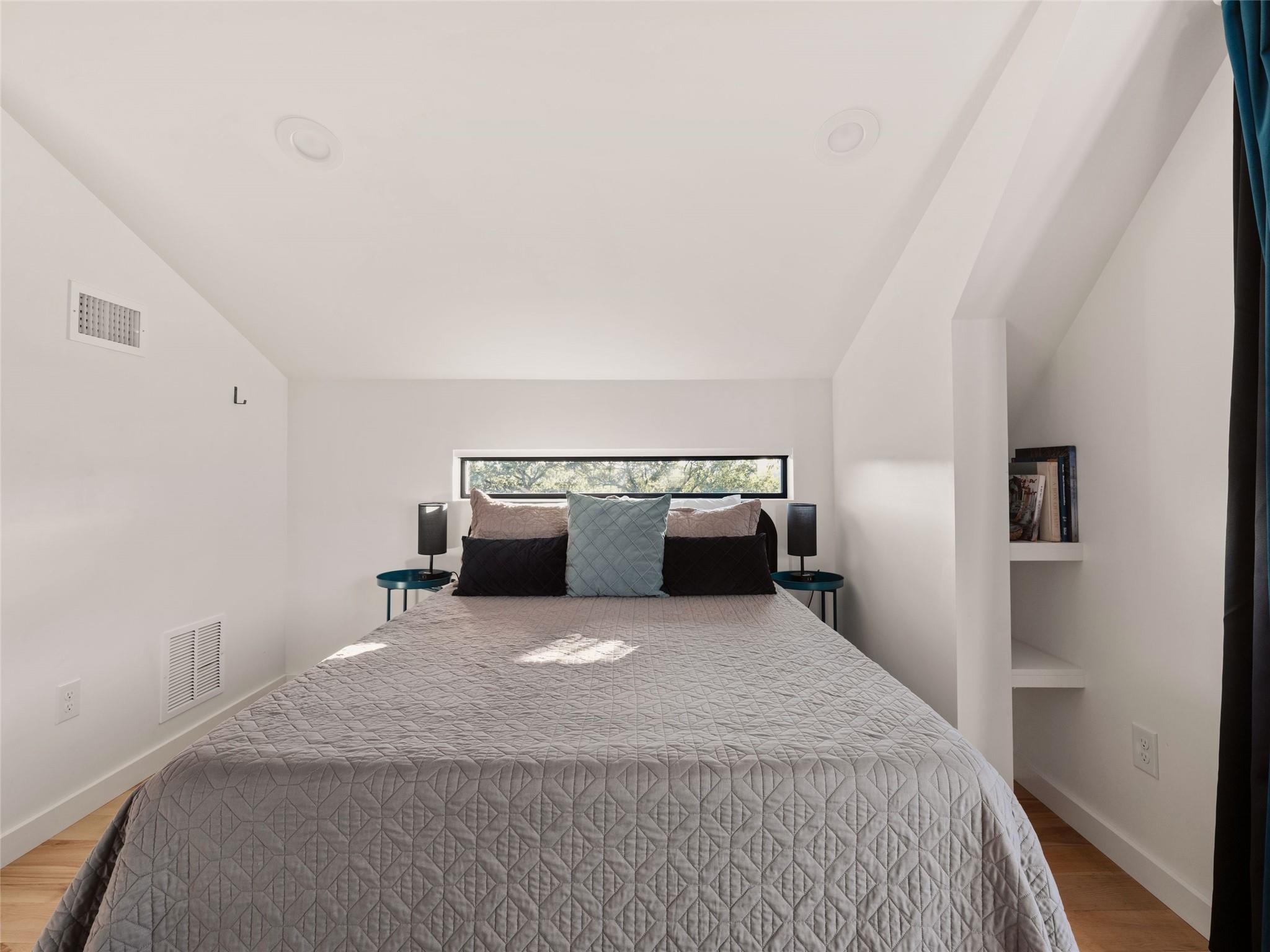 1200 Greenwood Ave