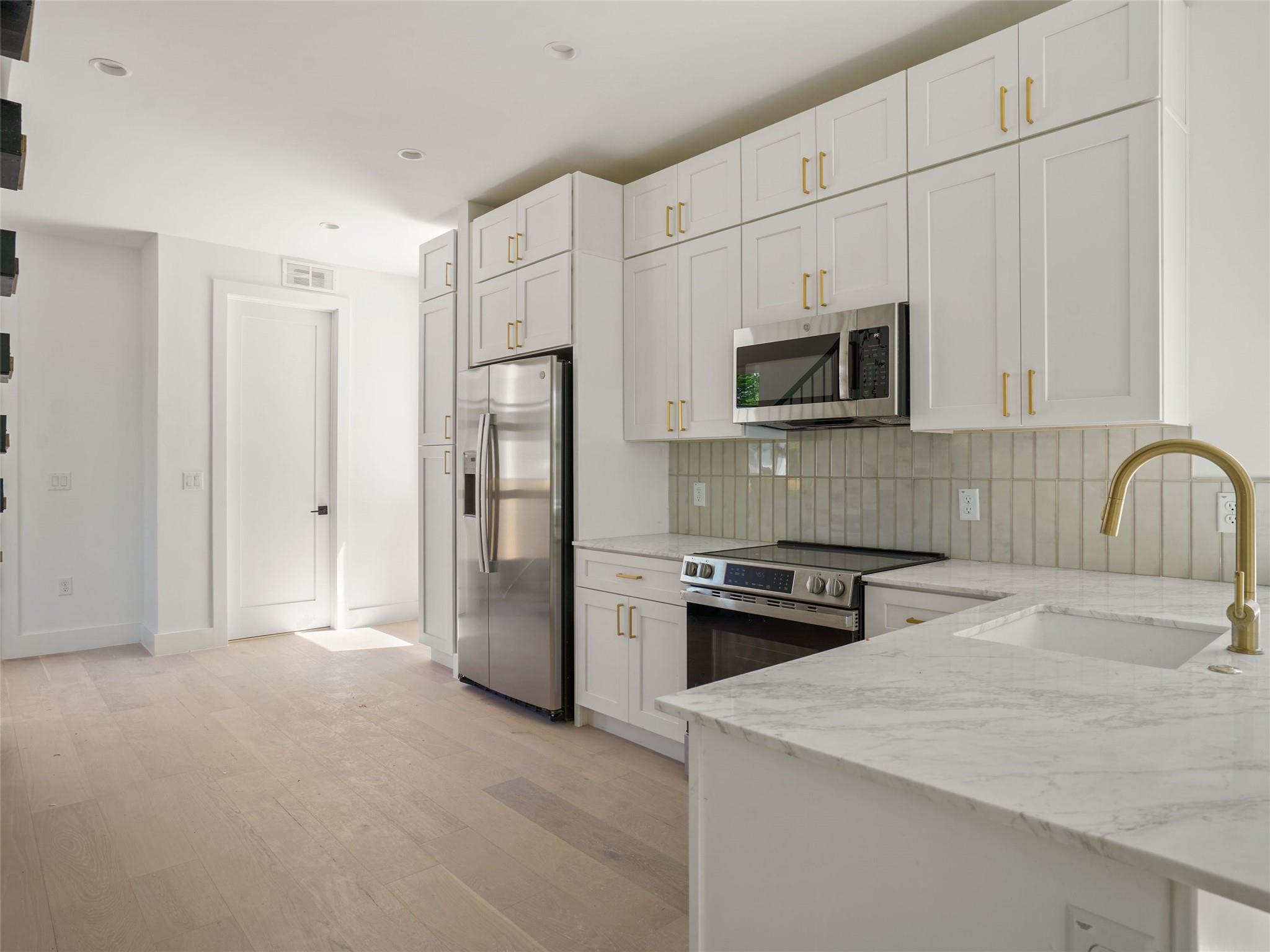 2609 Davis LN # 2, Austin Unit: 2